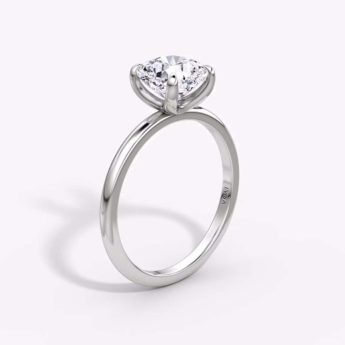 Classic | Cushion | 18k | Weißgold | bandAccent: Ohne Pavé-Besatz | bandWidth: standard | diamondOrientation: vertical | caratWeight: other