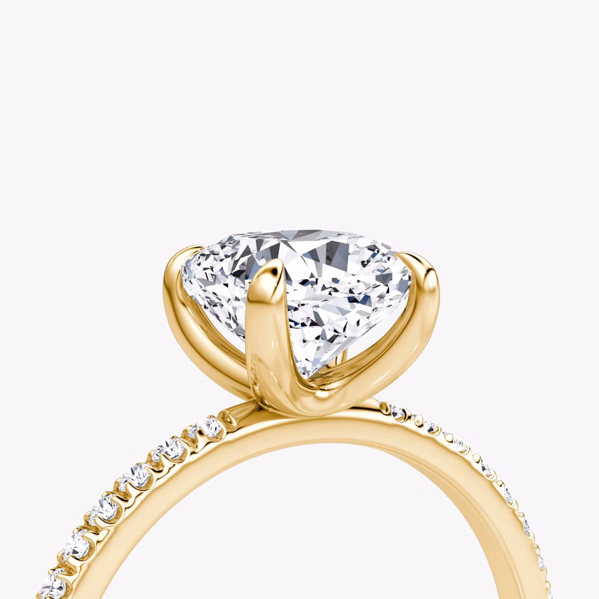 Classic | Cushion | 18k | Gelbgold | bandAccent: Mit Pavé-Besatz | bandWidth: standard | diamondOrientation: vertical | caratWeight: other