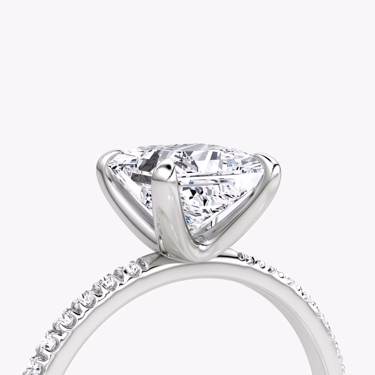 Classic | Princess | Platin | bandAccent: Mit Pavé-Besatz | bandWidth: standard | diamondOrientation: vertical | caratWeight: other
