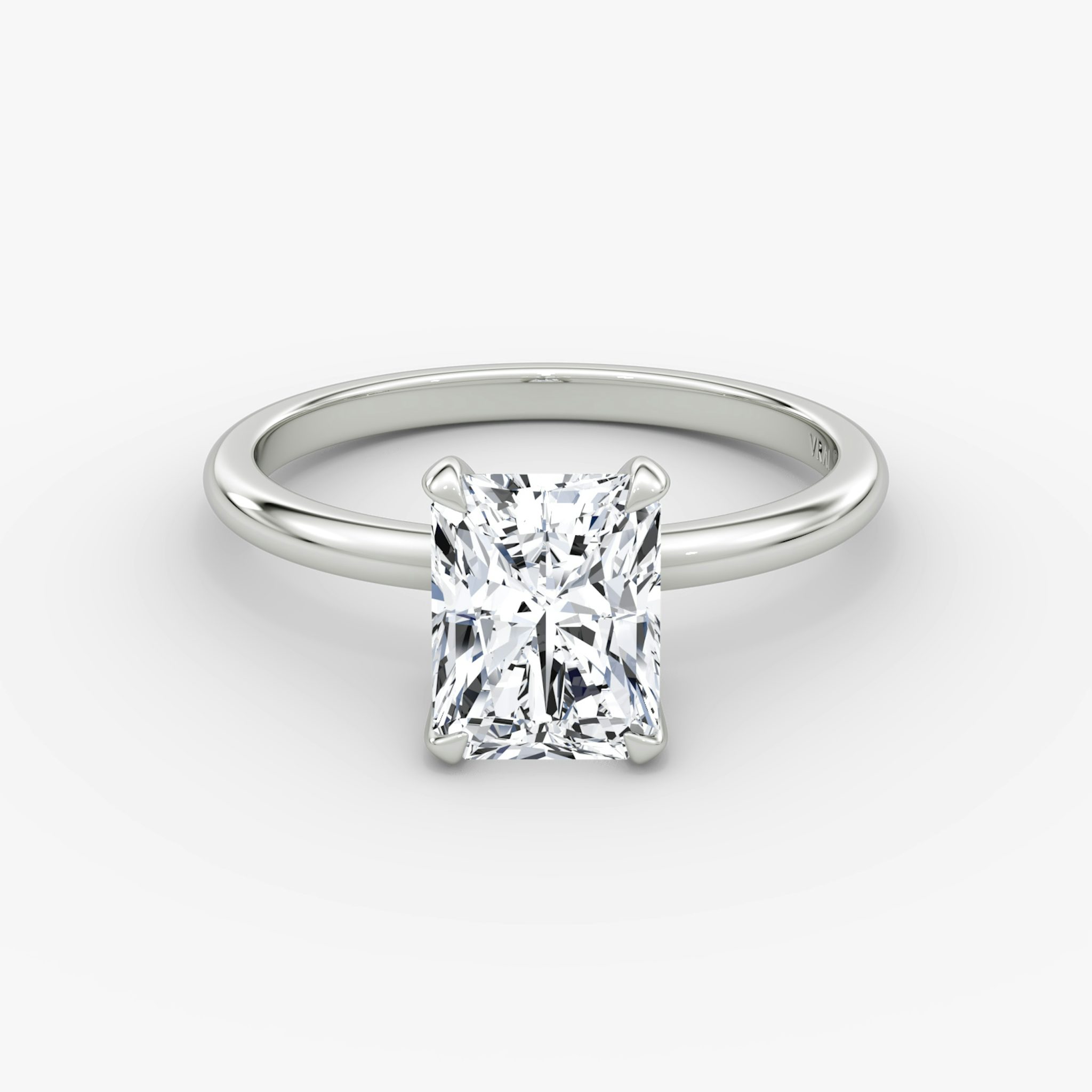 Classic | Radiant | 18k | Weißgold | bandAccent: Ohne Pavé-Besatz | bandWidth: standard | diamondOrientation: vertical | caratWeight: other