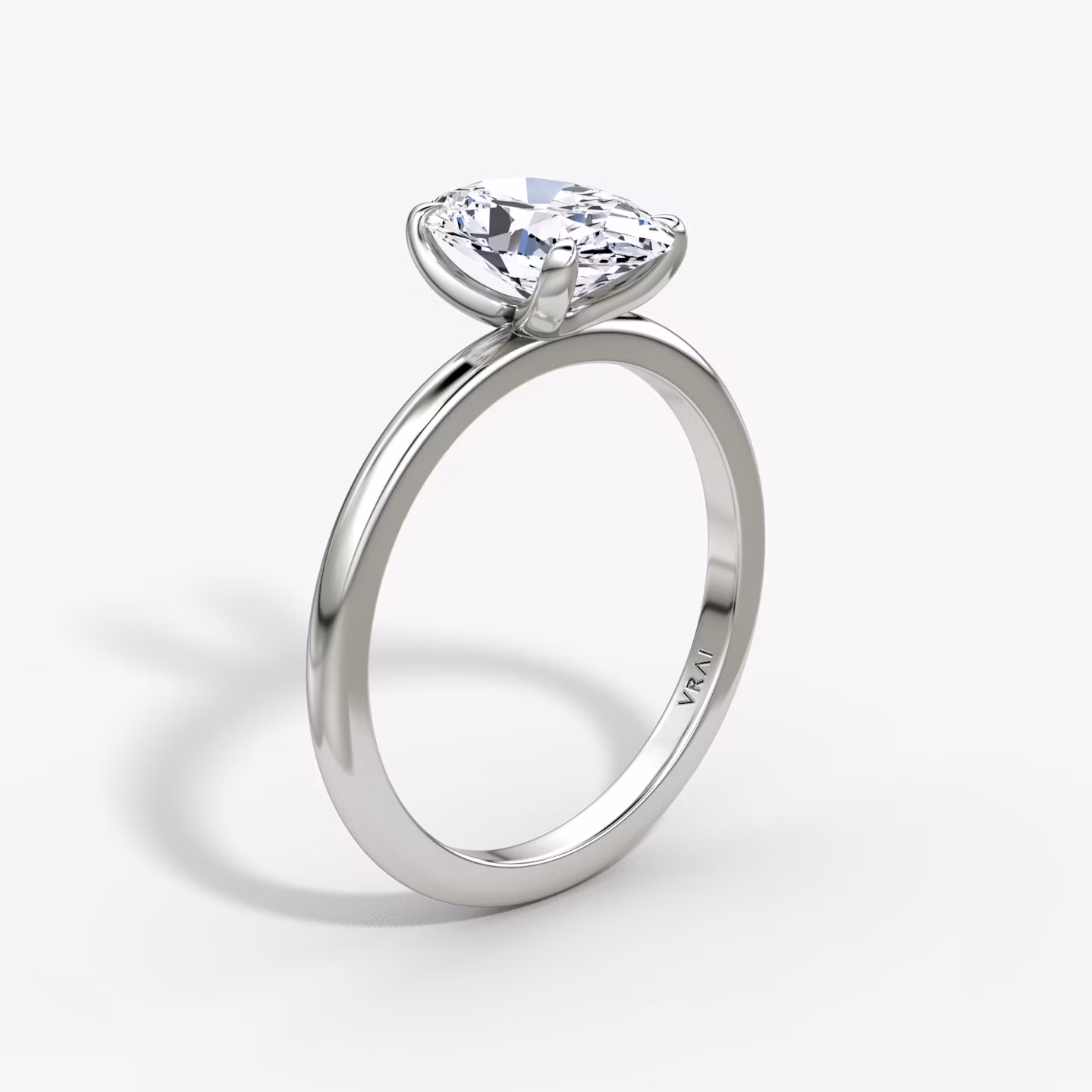 The Classic Oval | Platinum