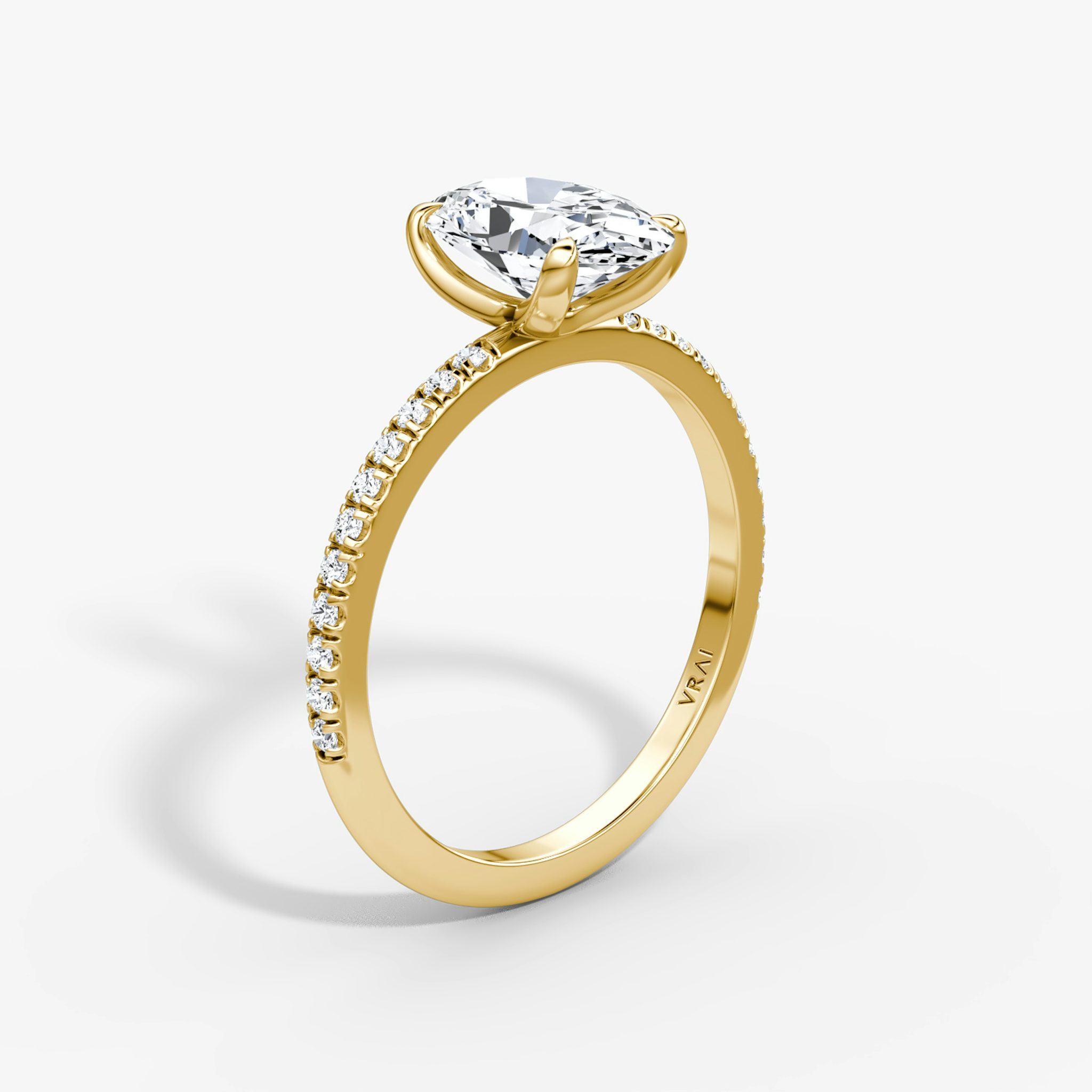 The Classic | Oval | 18k | Yellow Gold | bandAccent: Pavé | bandWidth: standard | diamondOrientation: vertical | caratWeight: other