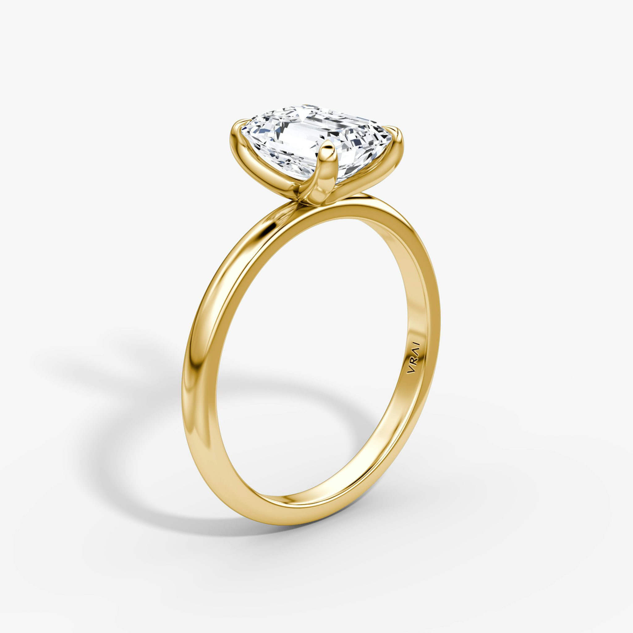 The Classic | Emerald | 18k | Yellow Gold | bandAccent: Plain | bandWidth: large | diamondOrientation: vertical | caratWeight: other