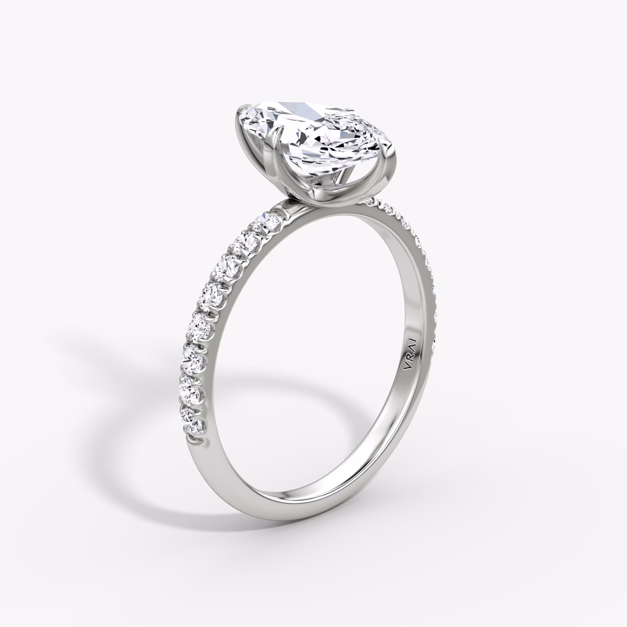 Anillo de compromiso Classic | Marquise | Platino | bandAccent: Pavé | bandWidth: large | diamondOrientation: vertical | caratWeight: other