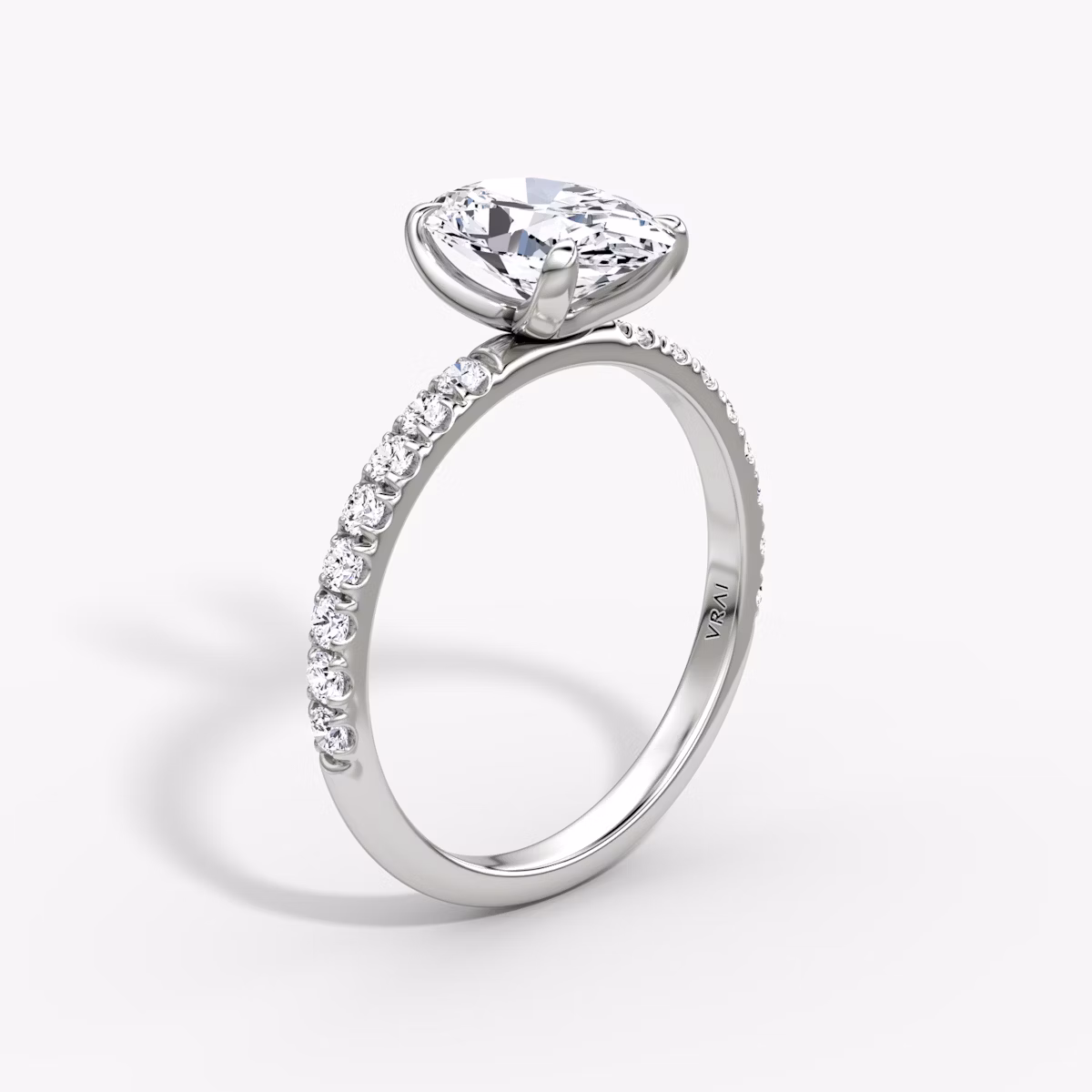 Classic | Oval | Platin | bandAccent: Mit Pavé-Besatz | bandWidth: large | diamondOrientation: vertical | caratWeight: other