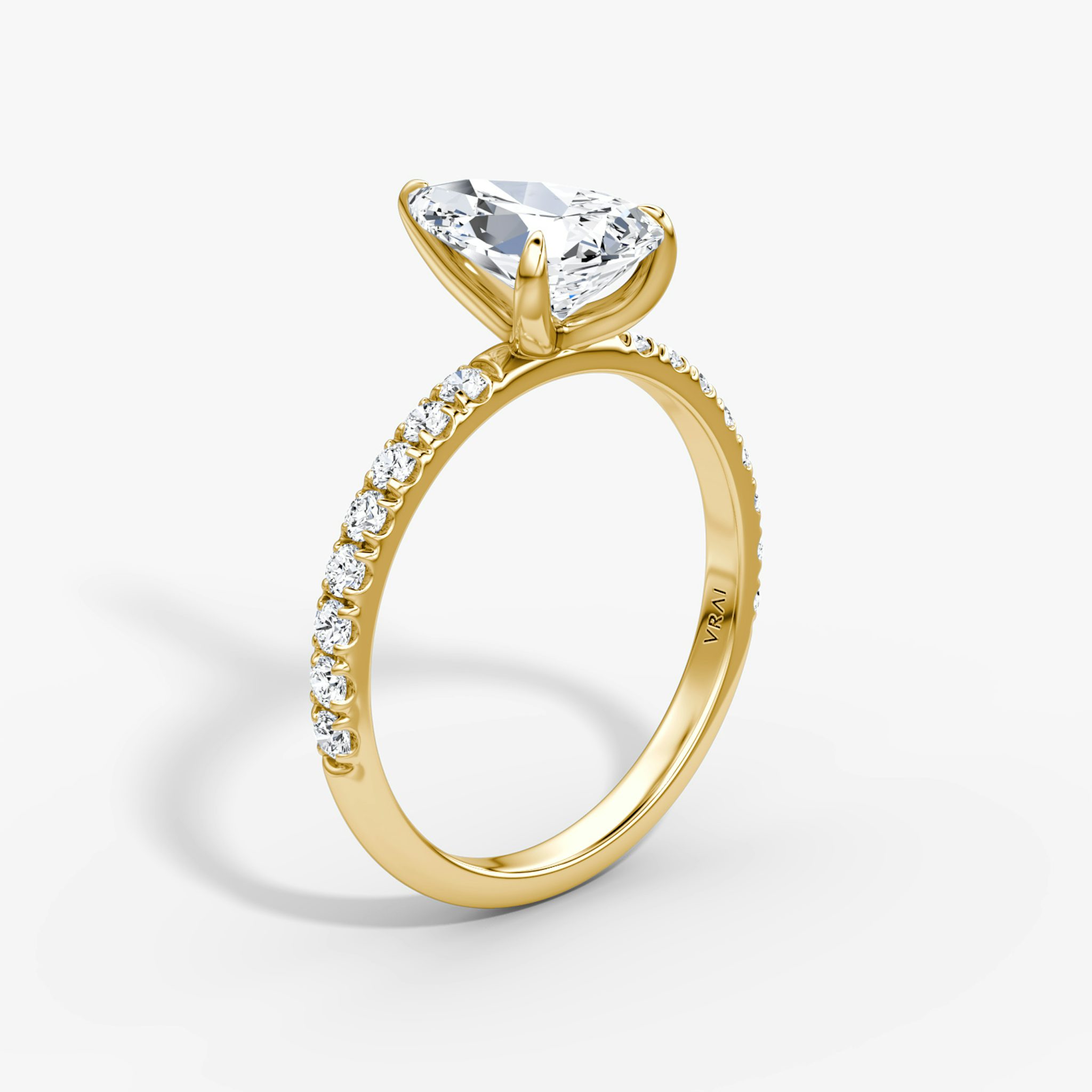 The Classic | Pear | 18k | Yellow Gold | bandAccent: Pavé | bandWidth: large | diamondOrientation: vertical | caratWeight: other