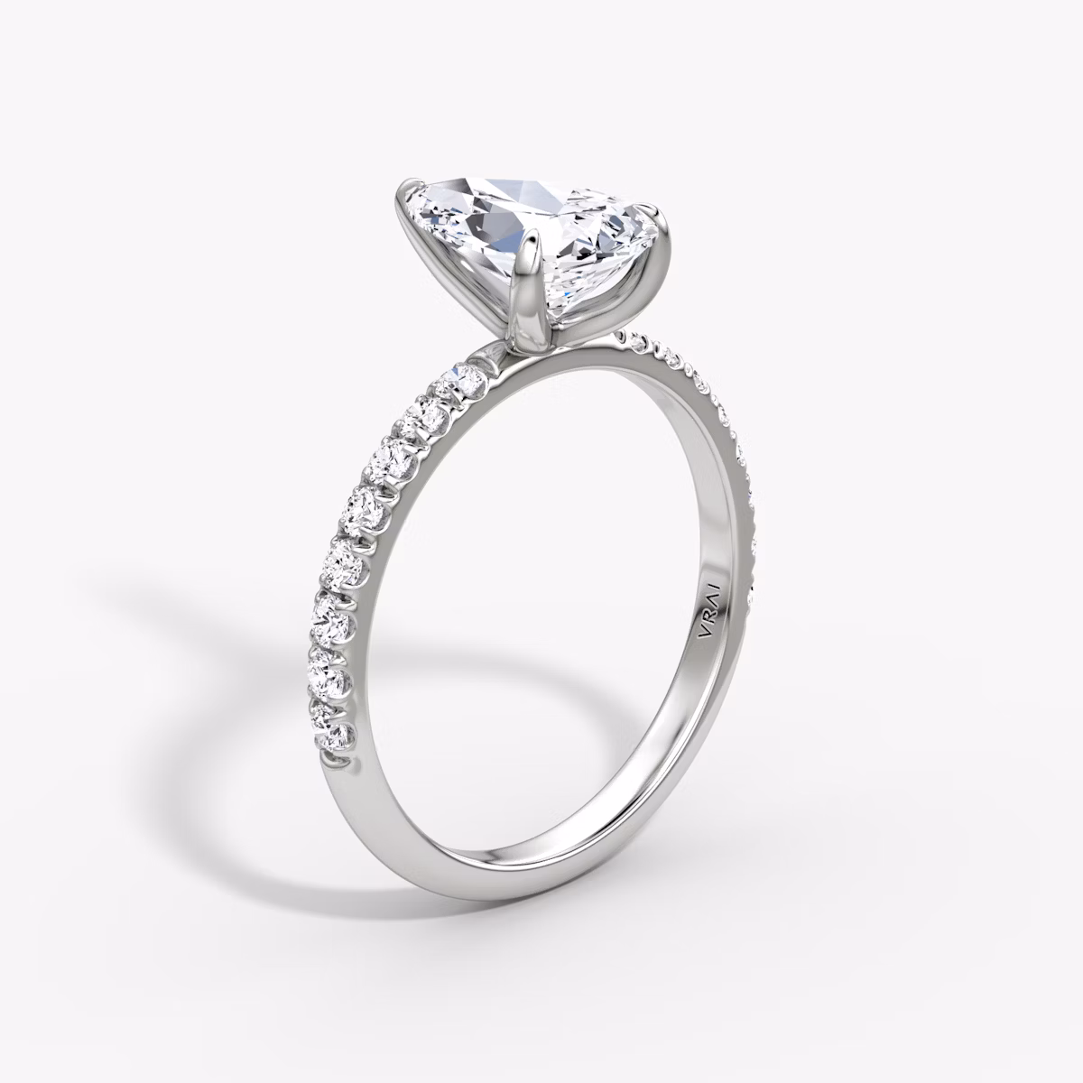 The Classic | Pear | 18k | White Gold | bandAccent: Pavé | bandWidth: large | diamondOrientation: vertical | caratWeight: other