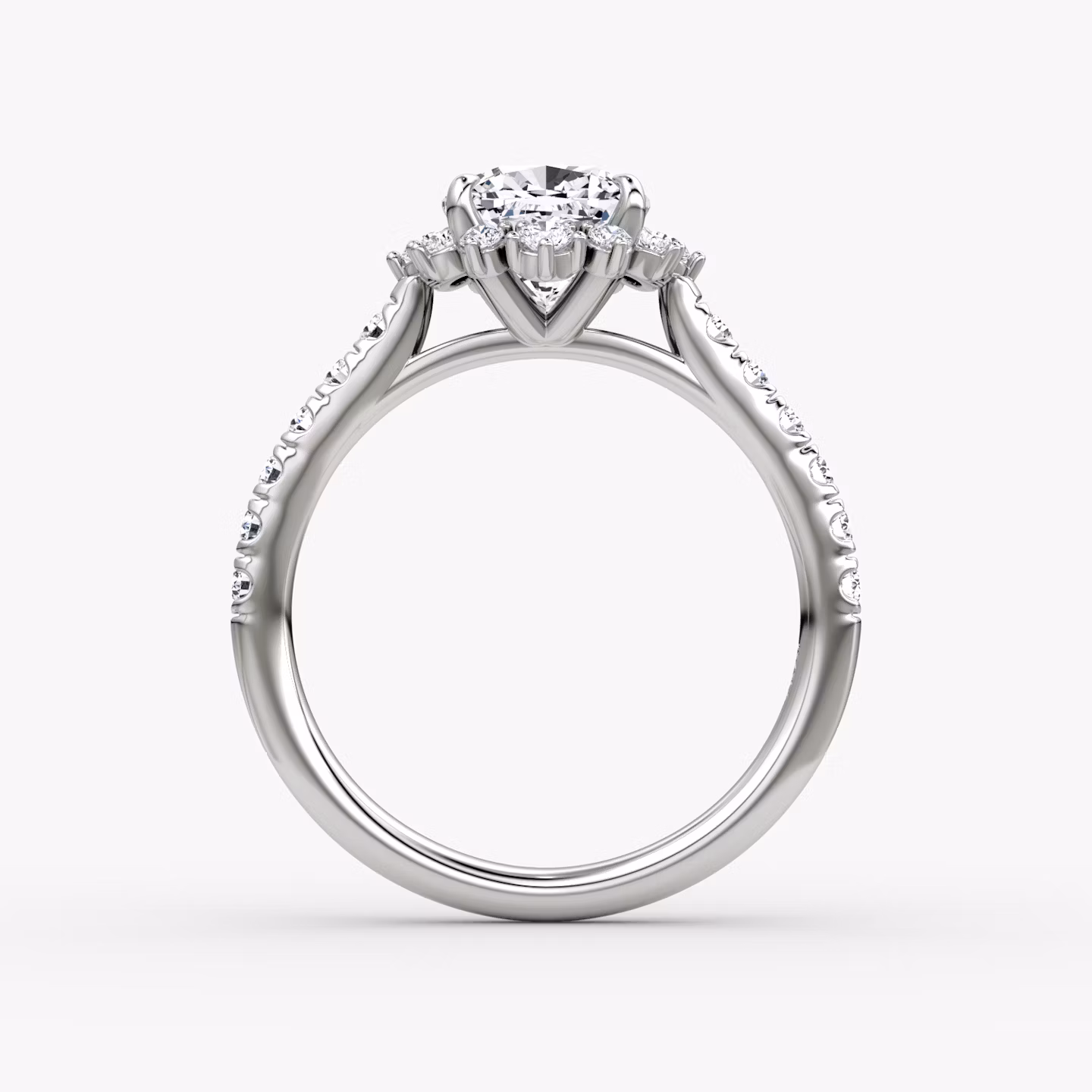 Aurora Halo | Cushion | 18k | Weißgold | bandAccent: Mit Pavé-Besatz | diamondOrientation: vertical | caratWeight: other