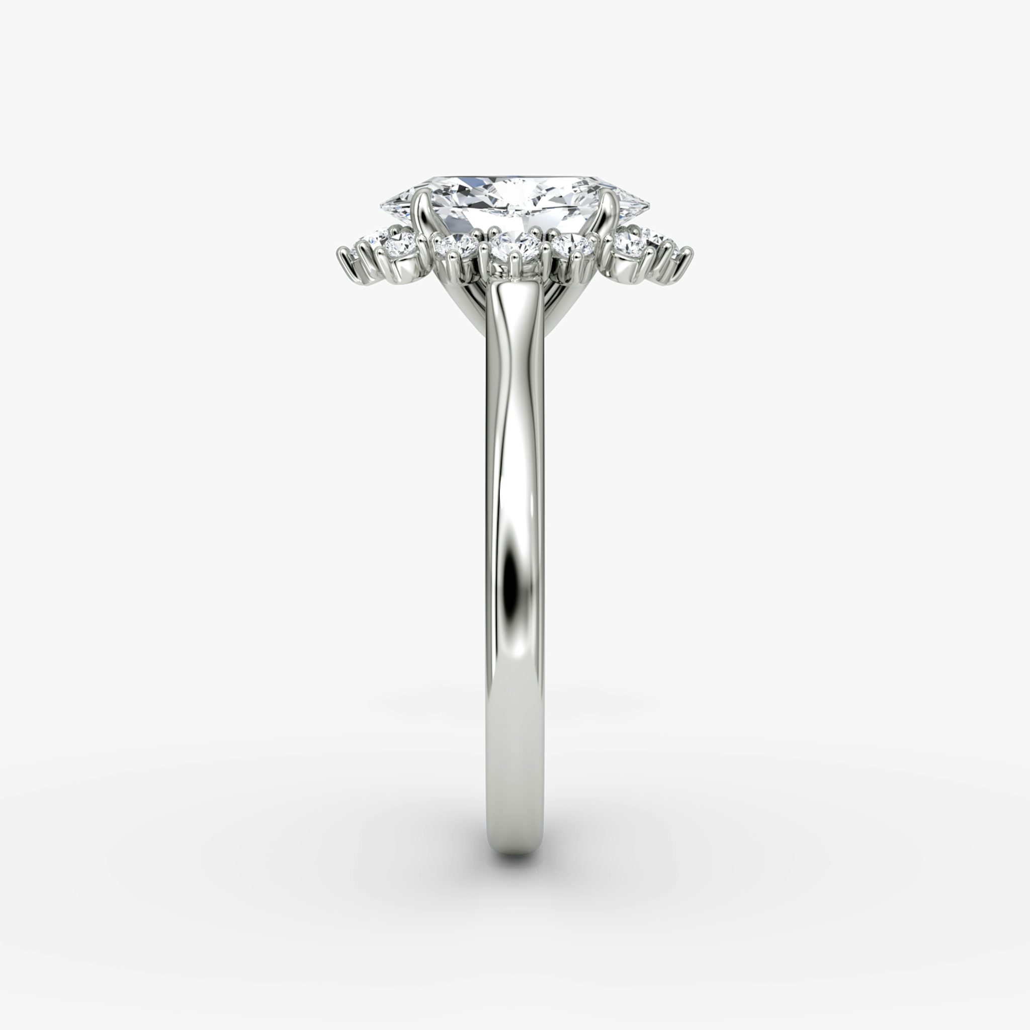 The Aurora Halo | Oval | 18k | White Gold | bandAccent: Plain | diamondOrientation: vertical | caratWeight: other
