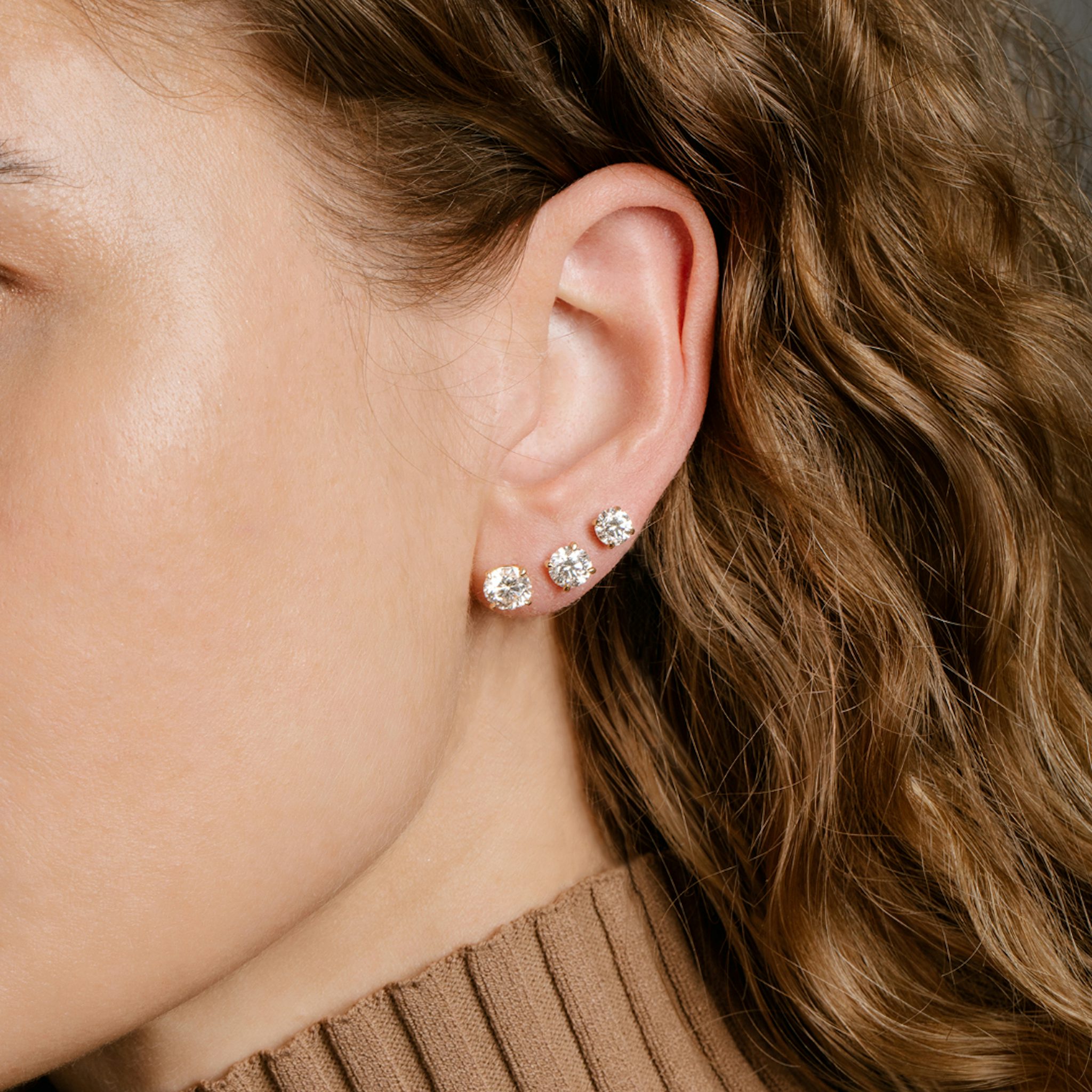 VRAI Solitaire Stud | Round Brilliant | 14k | White Gold | diamondColor: near-colorless | caratWeight: 0.25ct