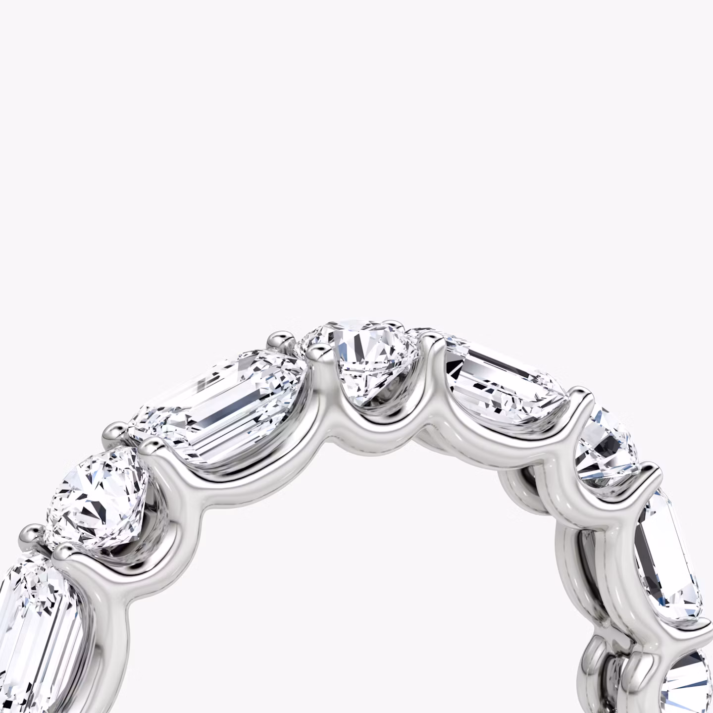 Alternating Shapes Eternity Ring | Rund und Emerald | Platin
