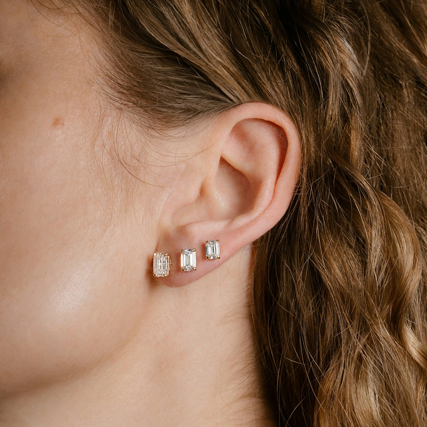 VRAI Solitaire Stud | Emerald | 14k | Rose Gold | diamondColor: near-colorless | caratWeight: 1.0ct