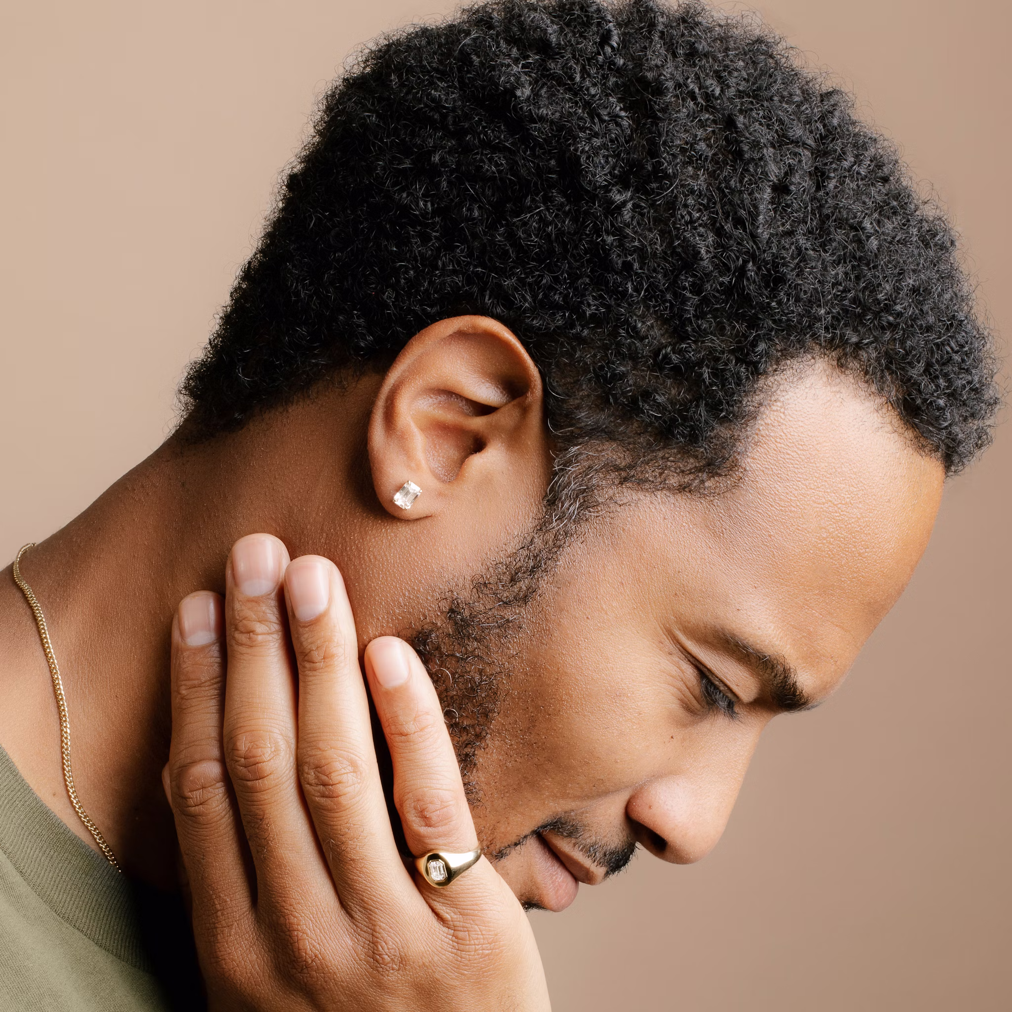 VRAI Solitaire Stud | Emerald | 14k | Yellow Gold | diamondColor: near-colorless | caratWeight: 2ct