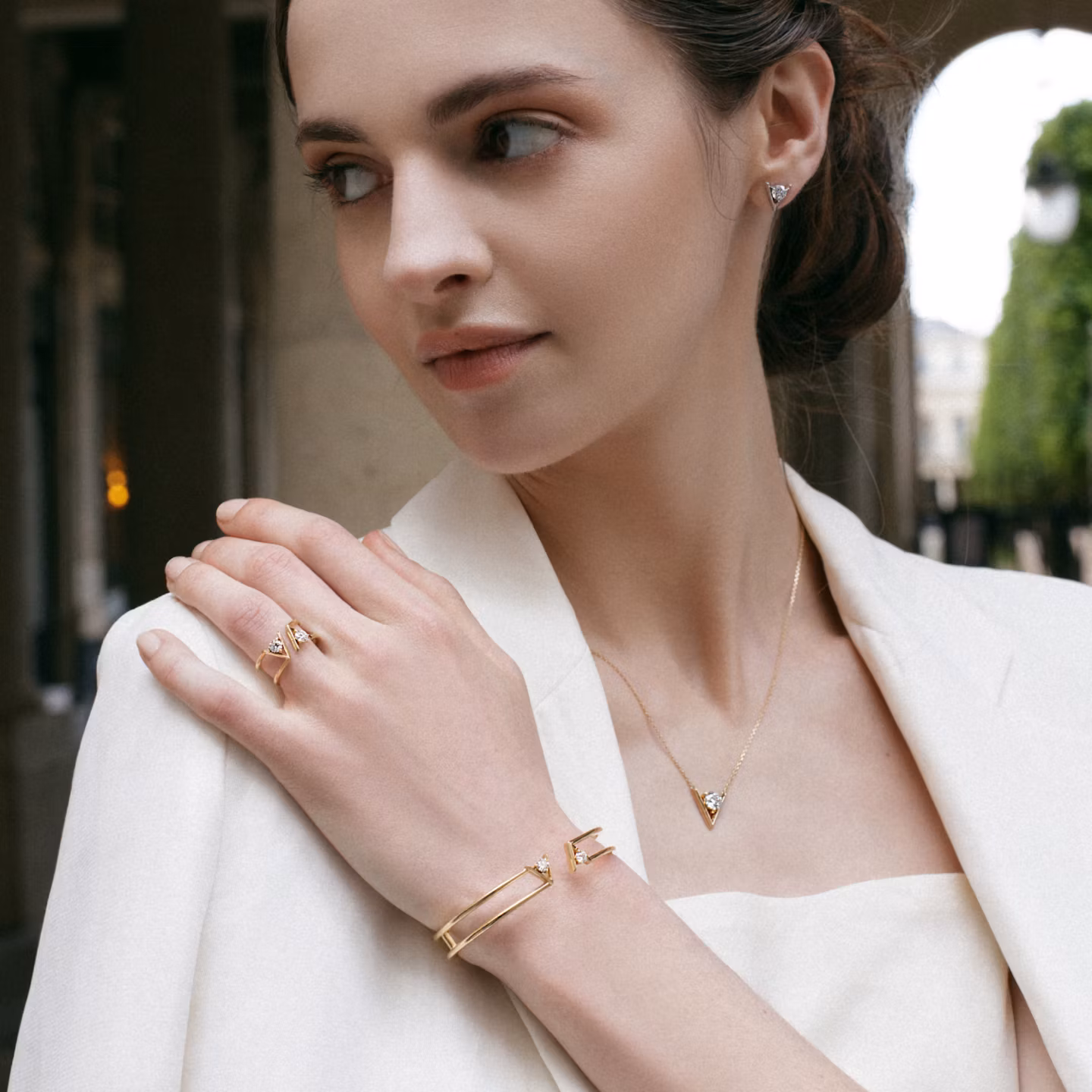 VRAI V Solitaire Necklace | Round Brilliant | 14k | White Gold | caratWeight: 0.25ct