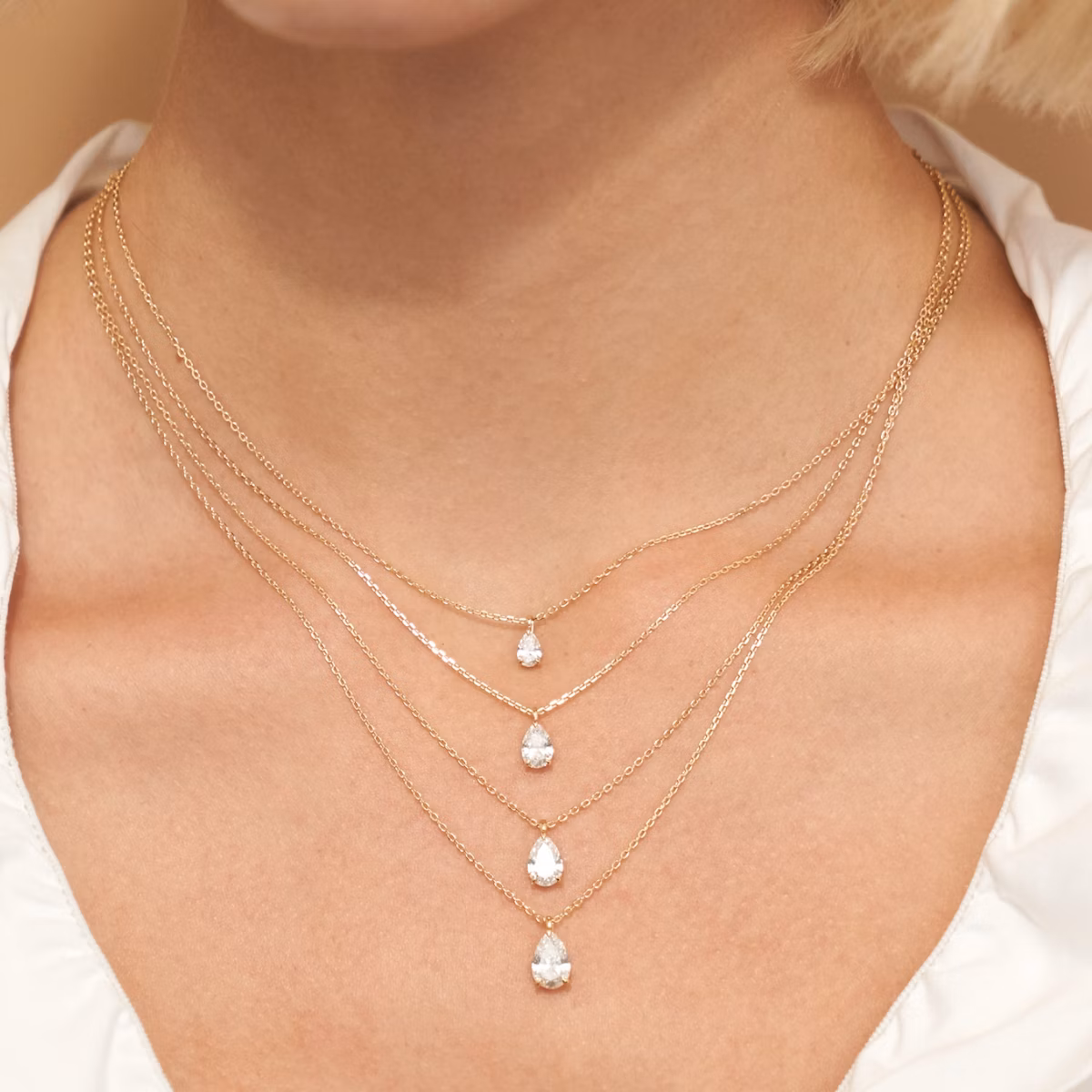 VRAI Solitaire Pendant | Pear | 14k | Yellow Gold | caratWeight: 0.25ct