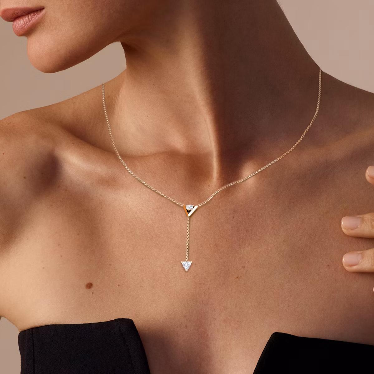 VRAI V Duo Lariat Necklace | Round Brilliant and Trillion | 14k | Yellow Gold | chainLength: 16-18