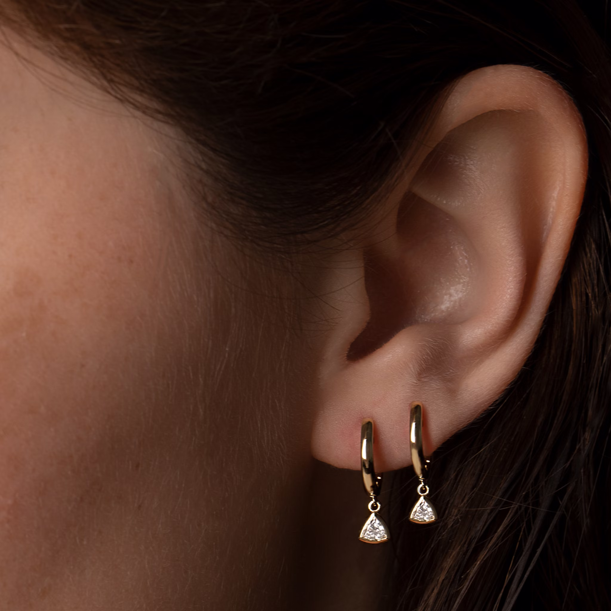 Knife-Edge Bezel Drop Huggie Hoop | Trillion | 14k | Yellow Gold | caratWeight: 0.25ct