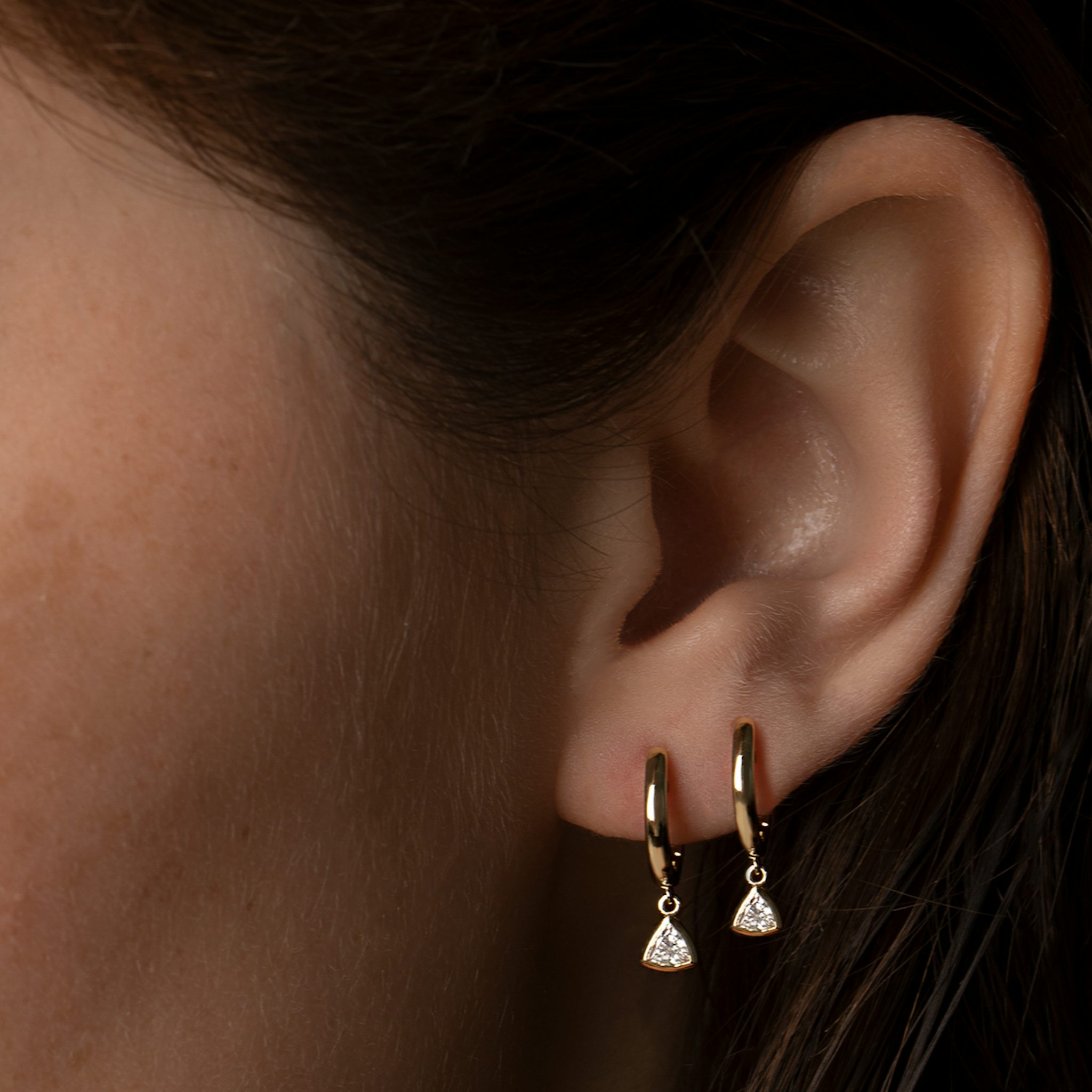 Knife-Edge Bezel Drop Huggie Hoop | Trillion | 14k | Yellow Gold | caratWeight: 0.25ct