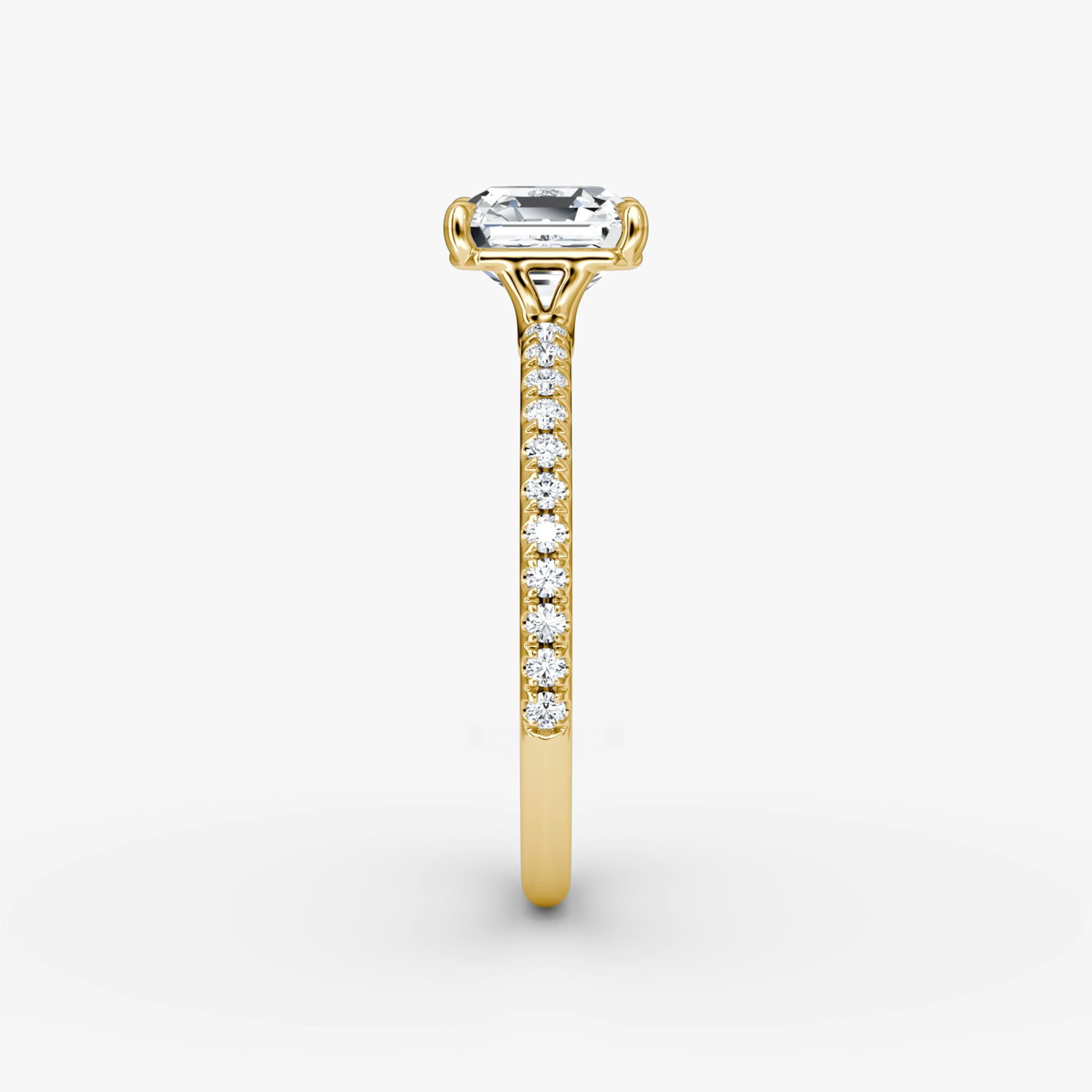 The Signature | Asscher | 18k | Yellow Gold | bandAccent: Pavé | bandWidth: standard | hiddenHalo: no | diamondOrientation: vertical | caratWeight: other