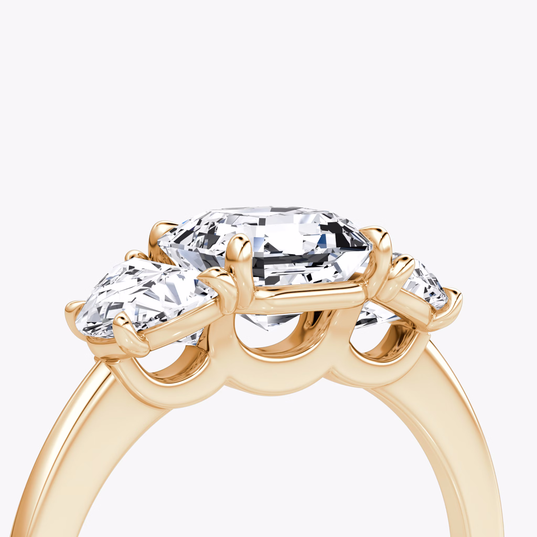 Anillo de compromiso Three Stone | Asscher | 14k | Oro rosa | bandAccent: Simple | sideStoneCarat: 0.50ct | sideStoneShape: Media Luna | diamondOrientation: vertical | caratWeight: other