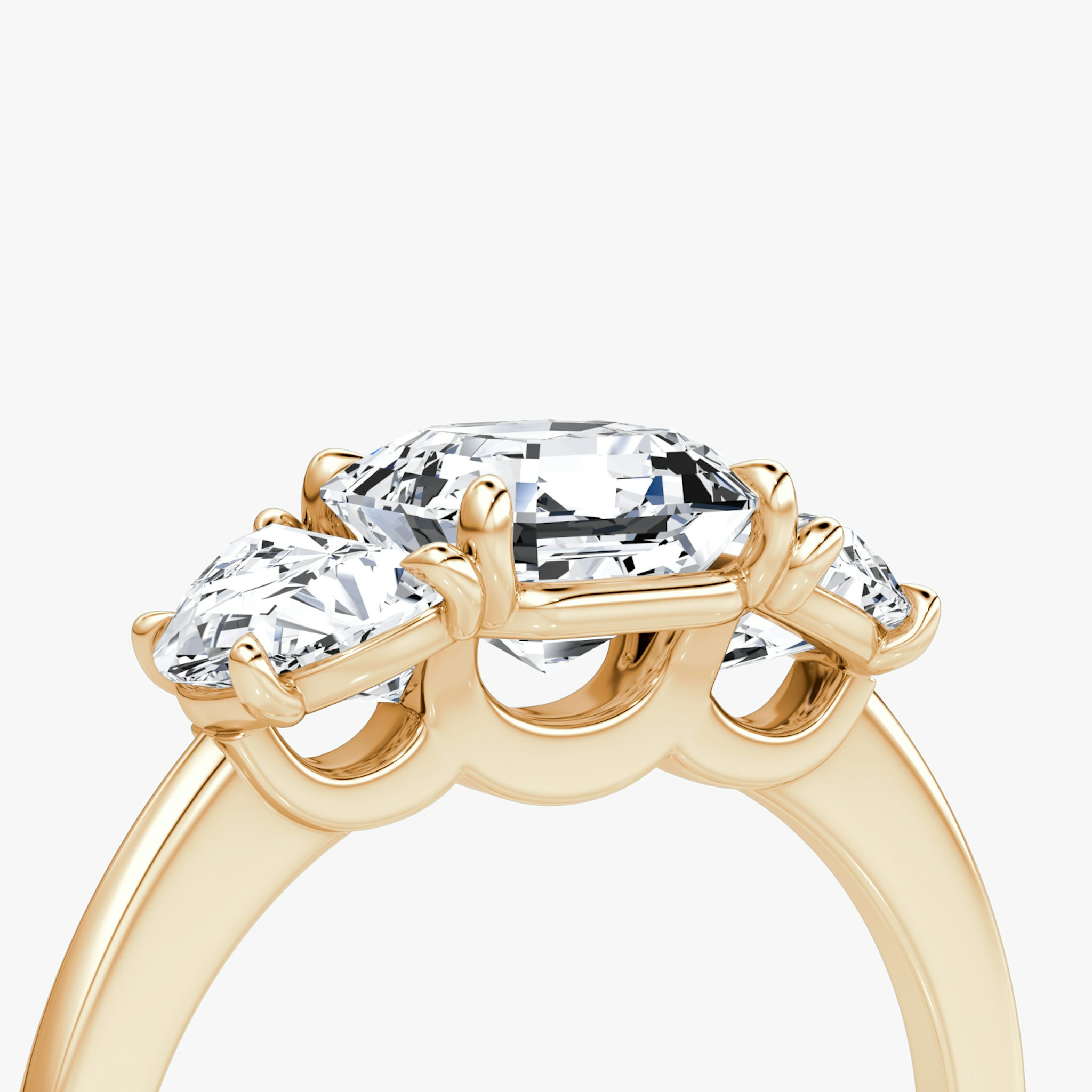 Anillo de compromiso Three Stone | Asscher | 14k | Oro rosa | bandAccent: Simple | sideStoneCarat: 0.50ct | sideStoneShape: Media Luna | diamondOrientation: vertical | caratWeight: other