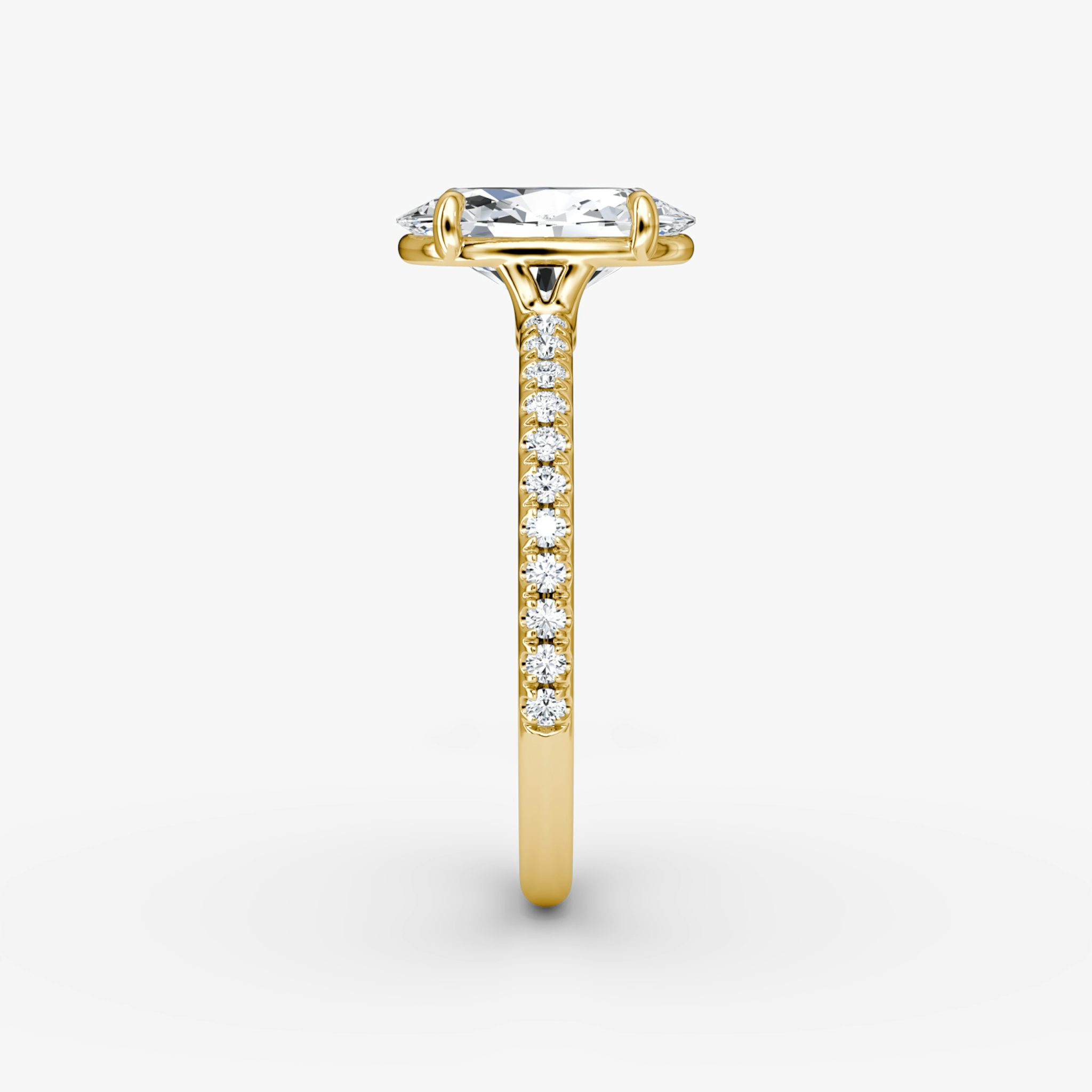 The Signature | Oval | 18k | Yellow Gold | bandAccent: Pavé | bandWidth: standard | hiddenHalo: no | diamondOrientation: vertical | caratWeight: other