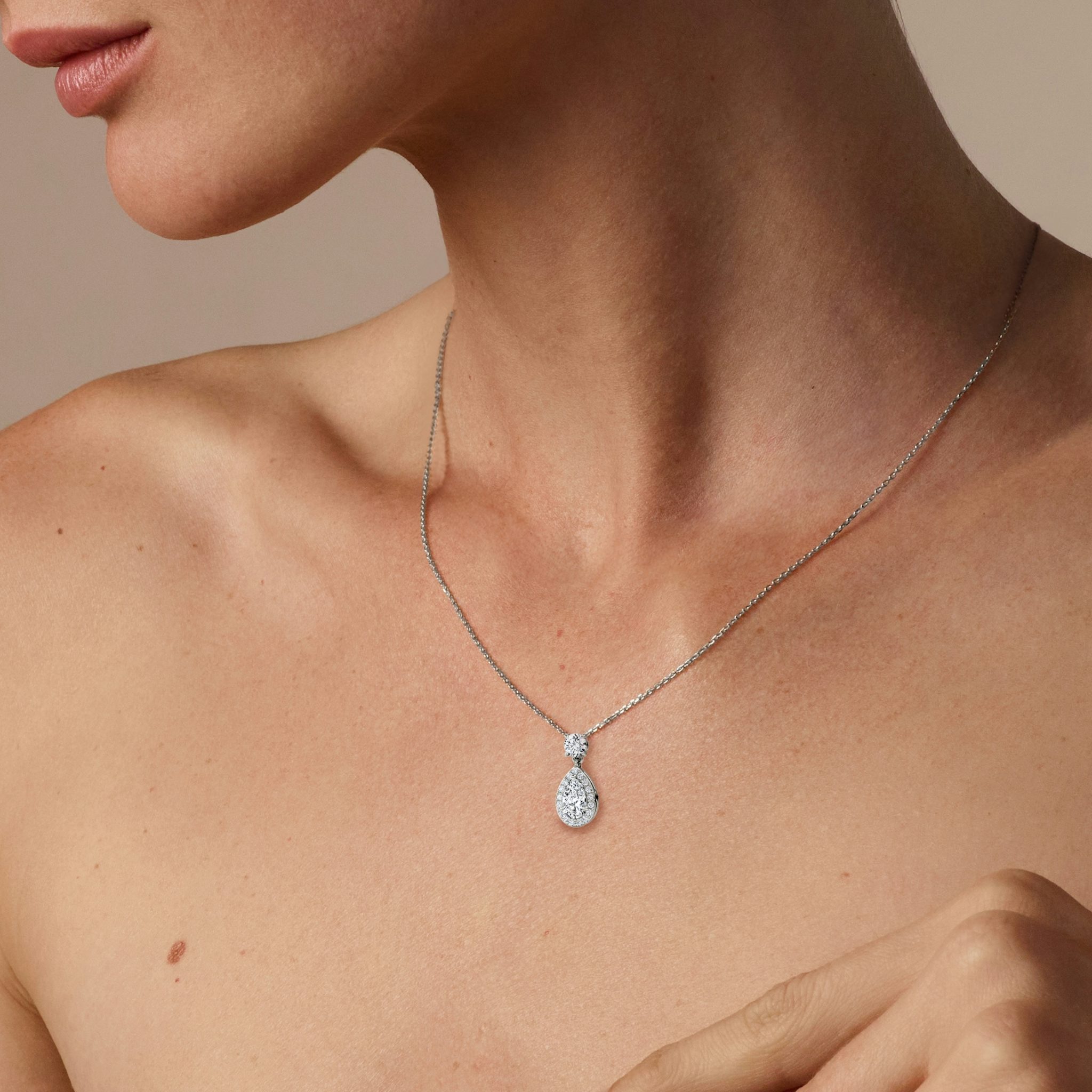 Signature Pear Drop Halo Necklace | Round Brilliant | 14k | White Gold | chainLength: 16-18