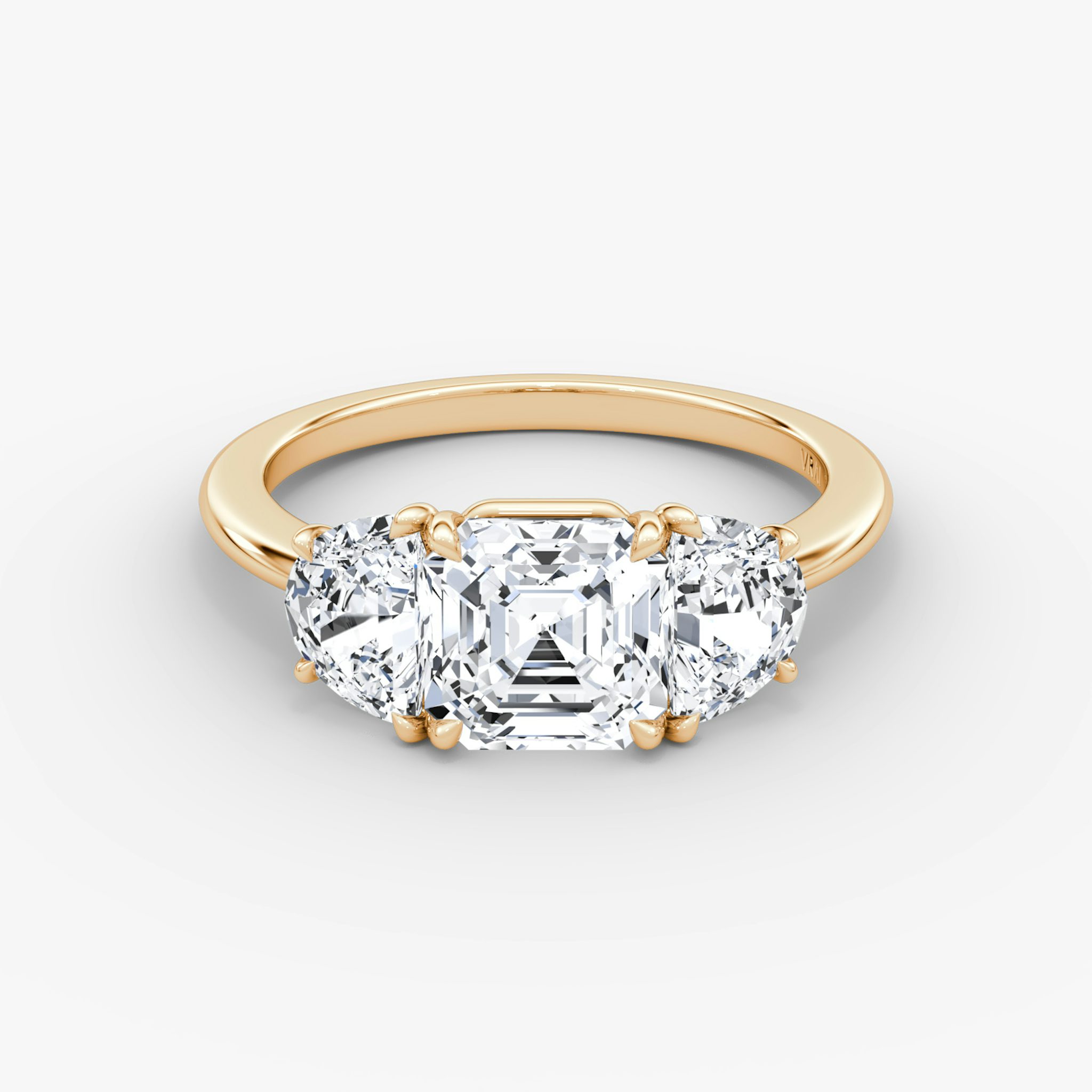 Anillo de compromiso Three Stone | Asscher | 14k | Oro rosa | bandAccent: Simple | sideStoneCarat: 0.50ct | sideStoneShape: Media Luna | diamondOrientation: vertical | caratWeight: other