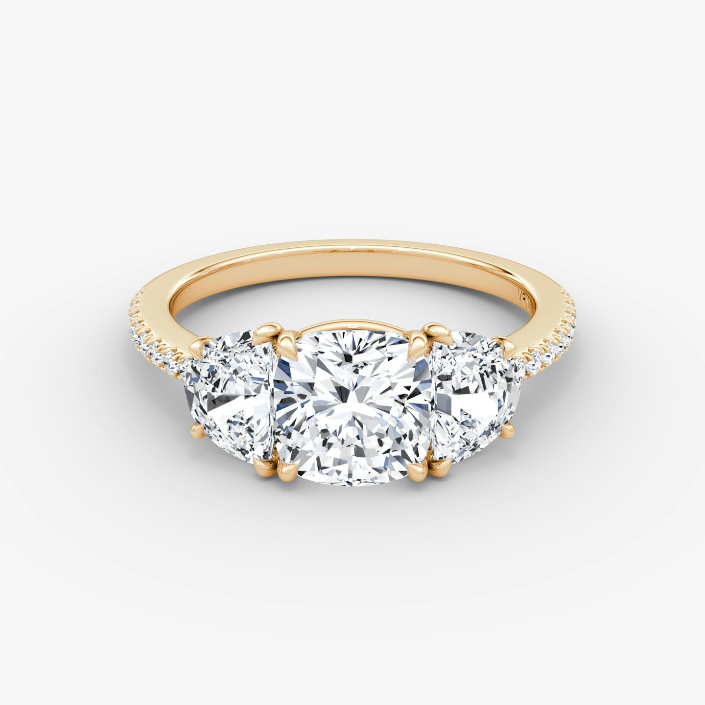 Three Stone | Cushion | 14k | Roségold | bandAccent: Mit Pavé-Besatz | sideStoneCarat: 0.50ct | sideStoneShape: Halbmond | diamondOrientation: vertical | caratWeight: other