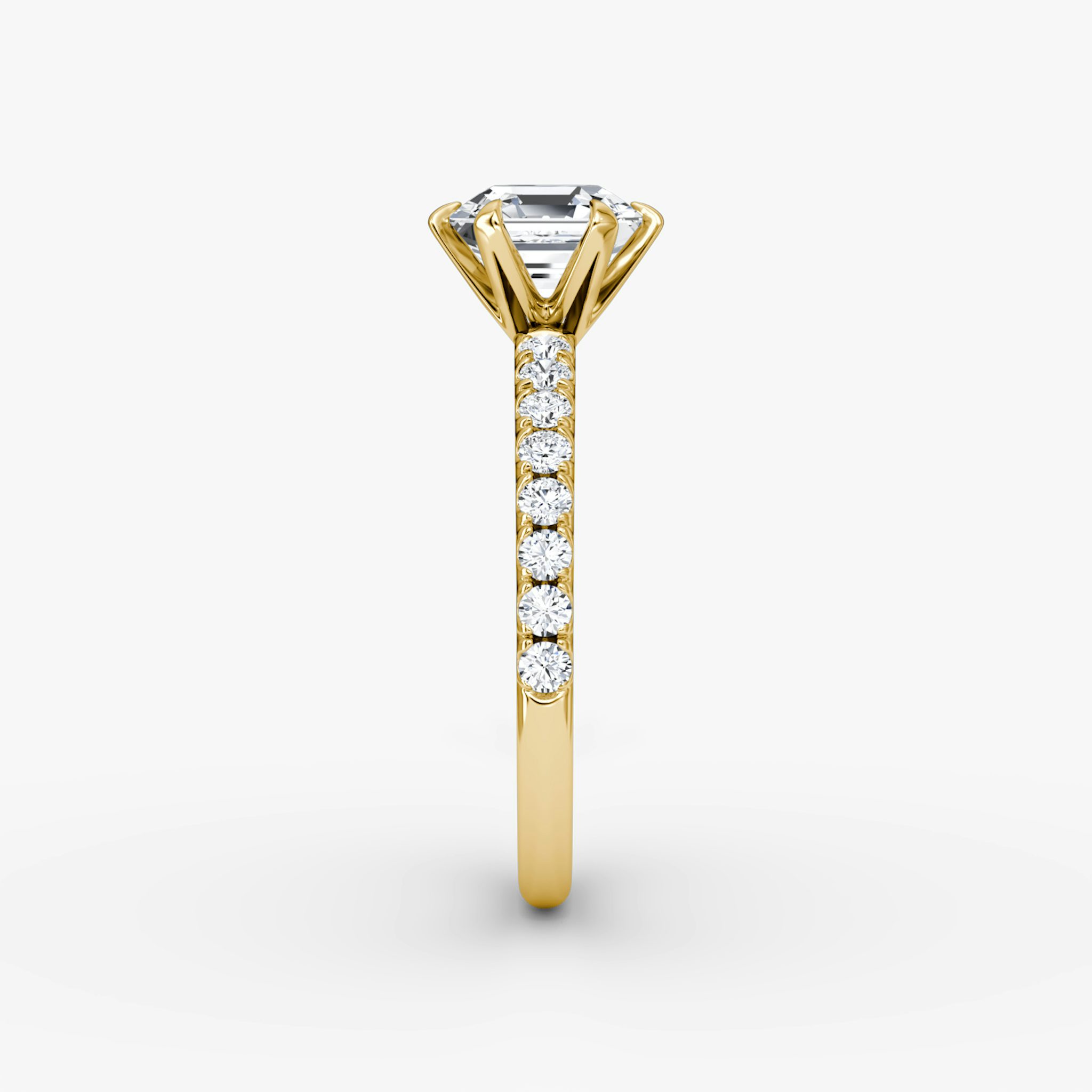 The V | Asscher | 18k | Yellow Gold | bandAccent: Pavé | diamondOrientation: vertical | caratWeight: other