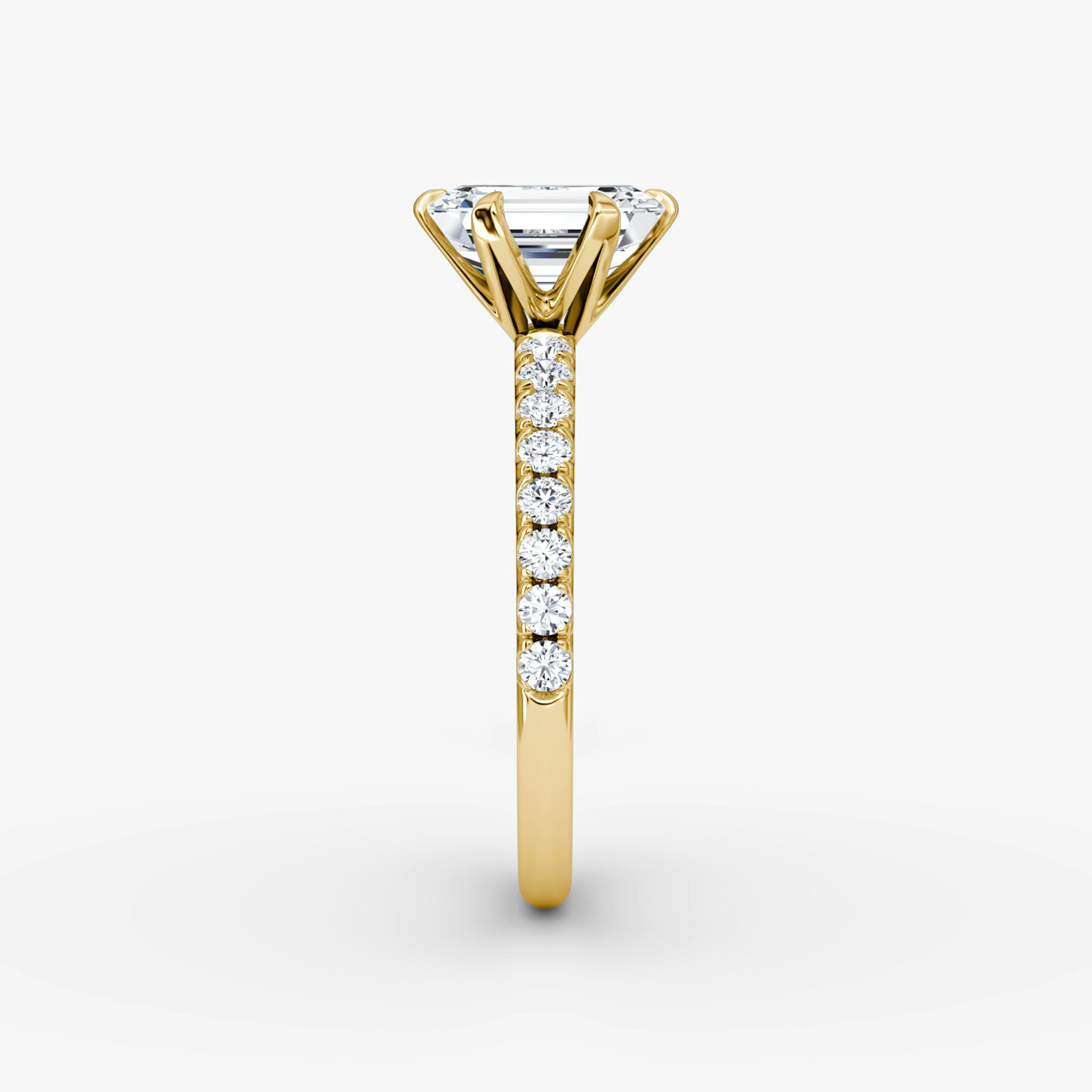 The V | Emerald | 18k | Yellow Gold | bandAccent: Pavé | diamondOrientation: vertical | caratWeight: other