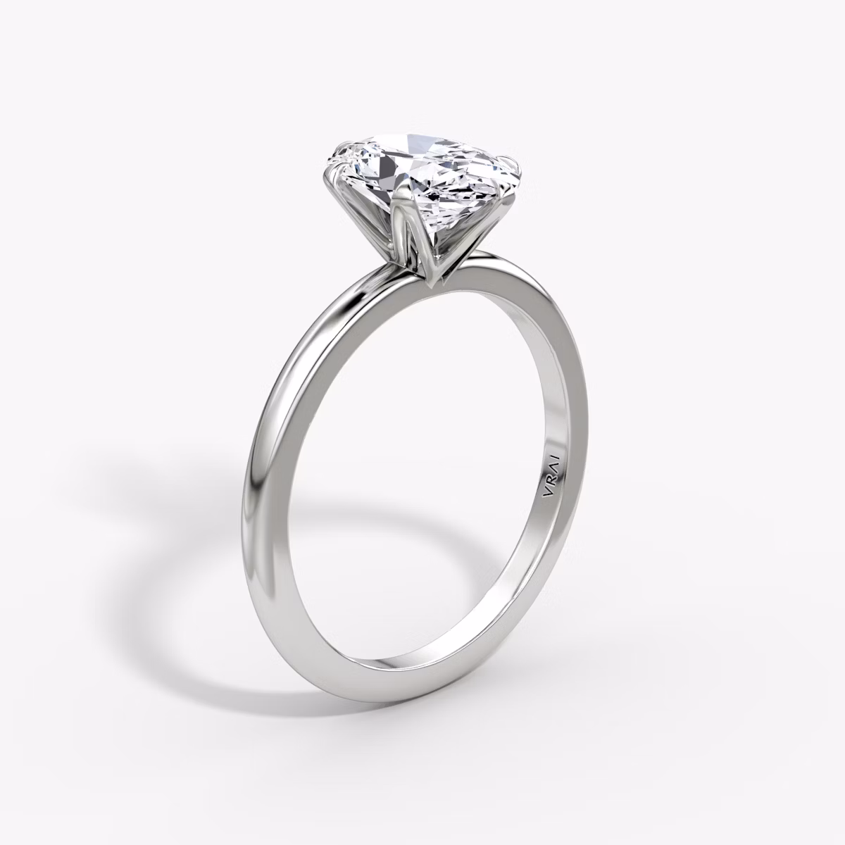 V | Oval | 18k | Oro blanco | bandAccent: Simple | diamondOrientation: vertical | caratWeight: other