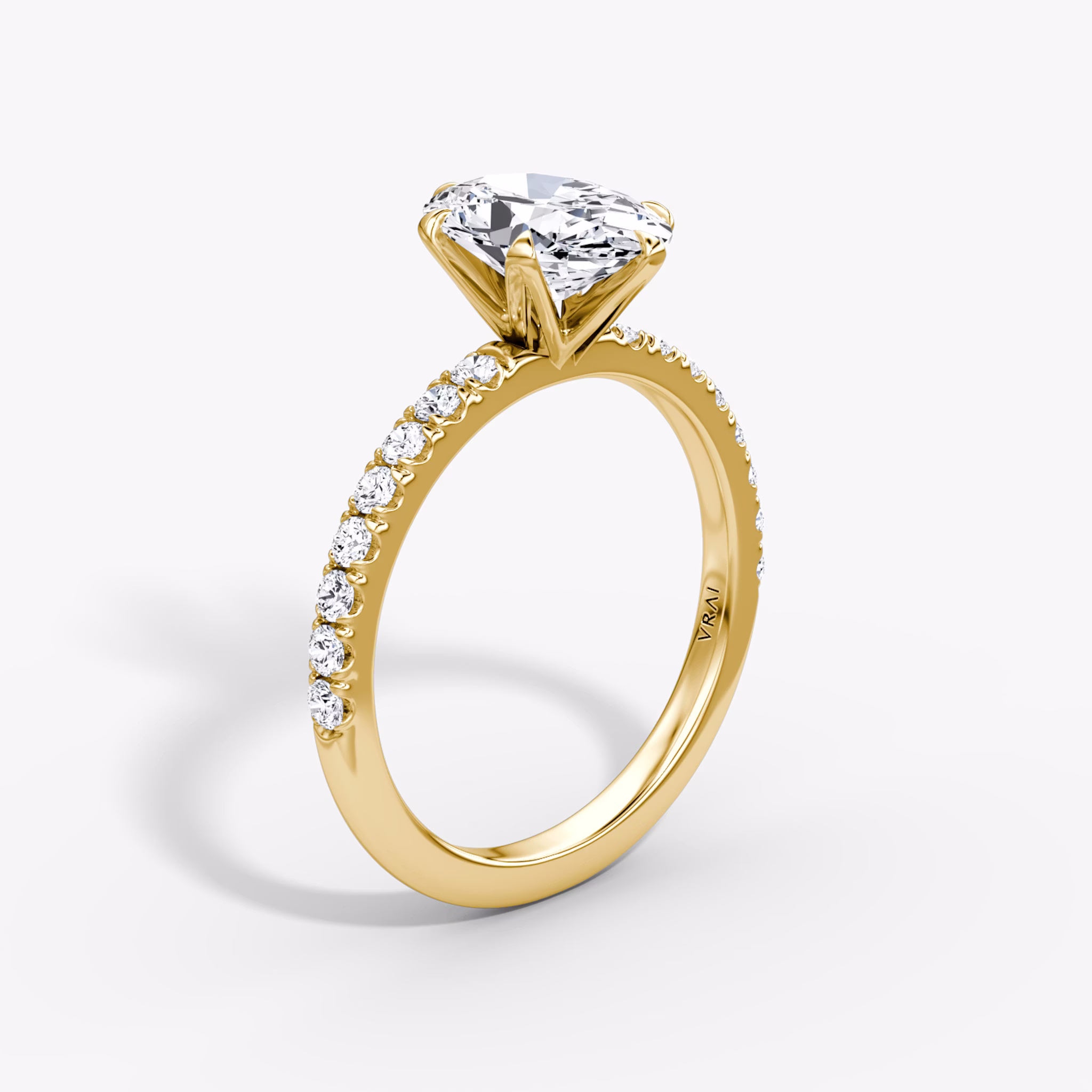 The V | Oval | 18k | Yellow Gold | bandAccent: Pavé | diamondOrientation: vertical | caratWeight: other