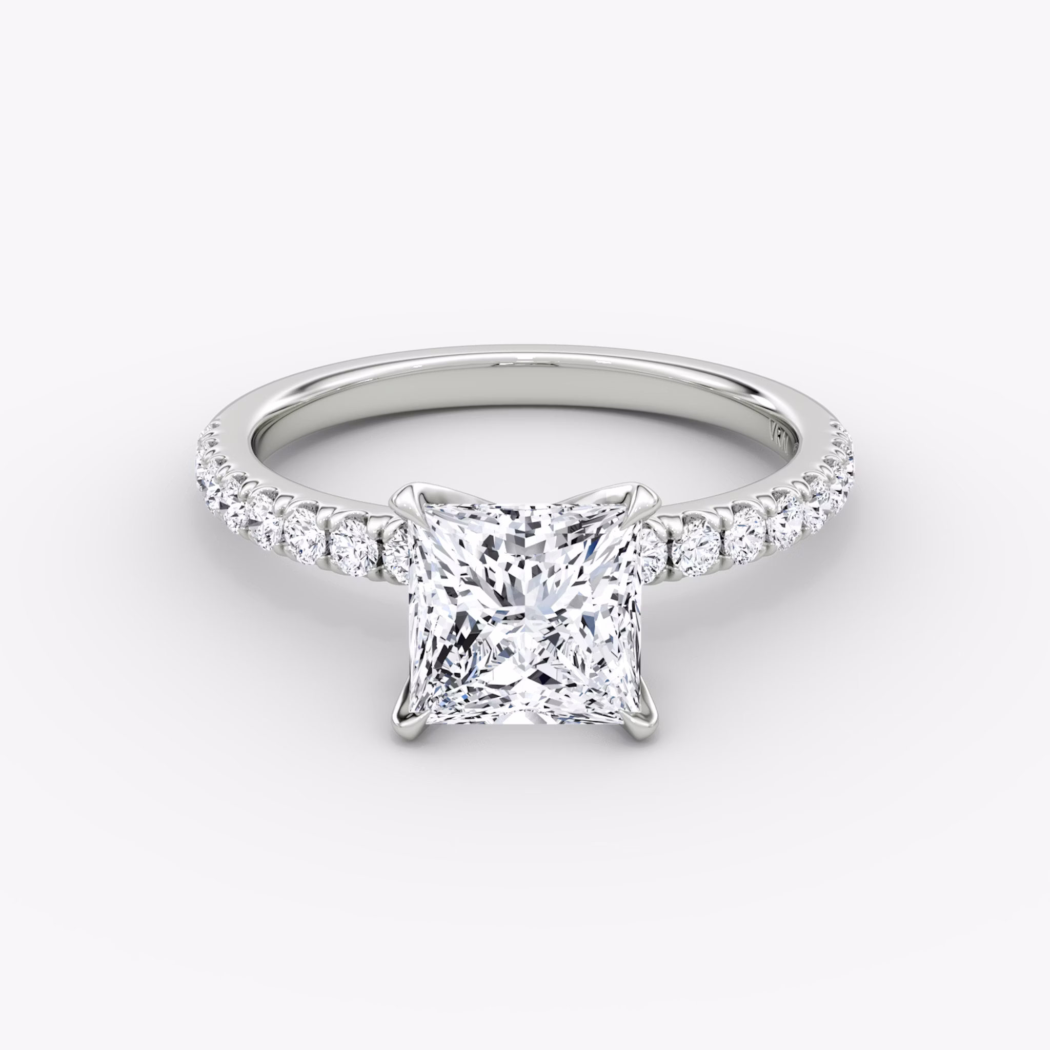 V | Princesa | Platino | bandAccent: Pavé | diamondOrientation: vertical | caratWeight: other