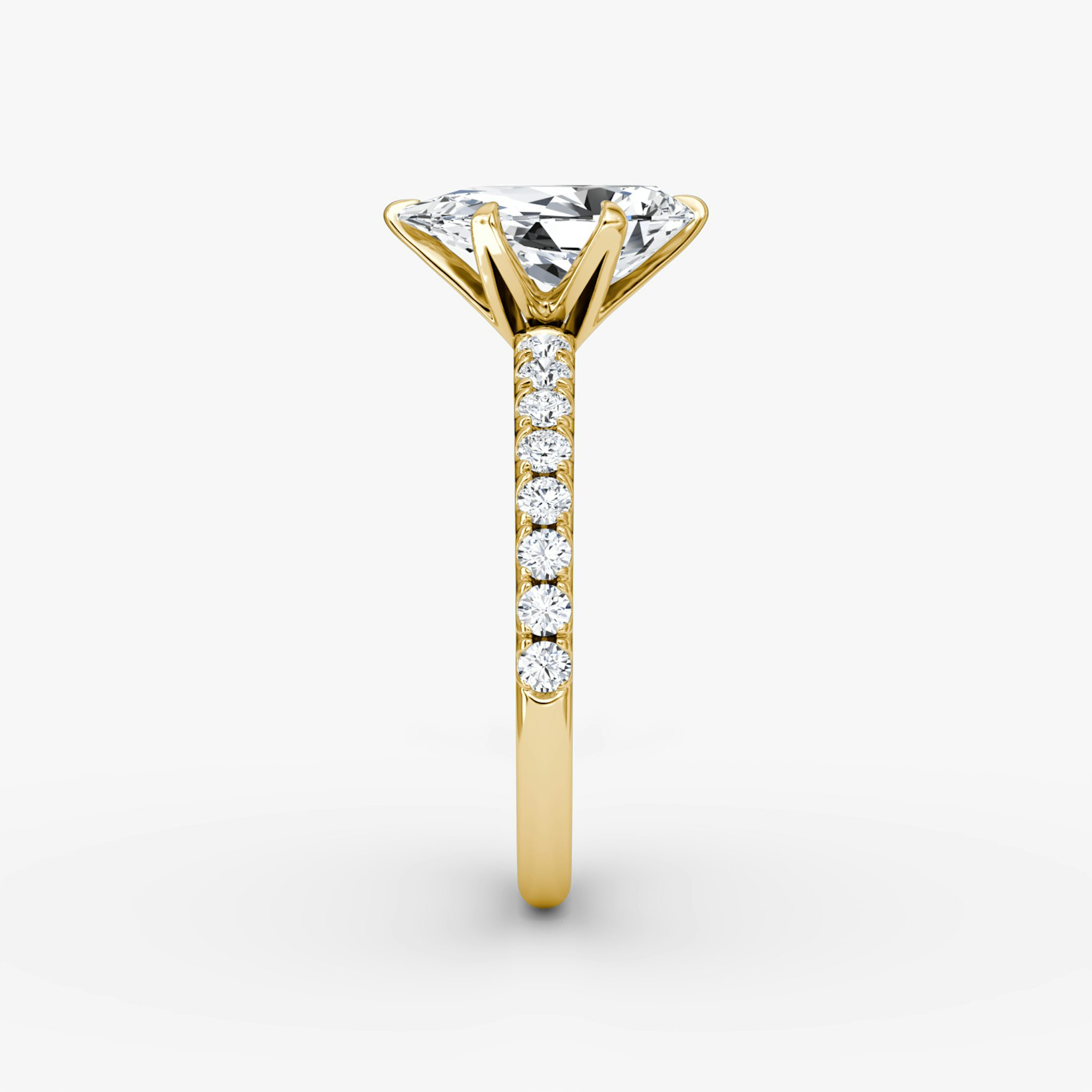 The V | Pear | 18k | Yellow Gold | bandAccent: Pavé | diamondOrientation: vertical | caratWeight: other