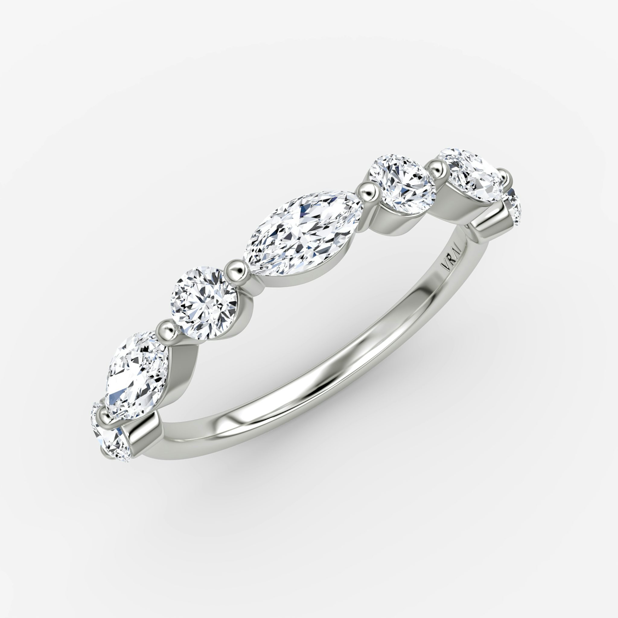 The Mixed Shape Single Shared Prong Band | round-brilliant+marquise | 18k | White Gold