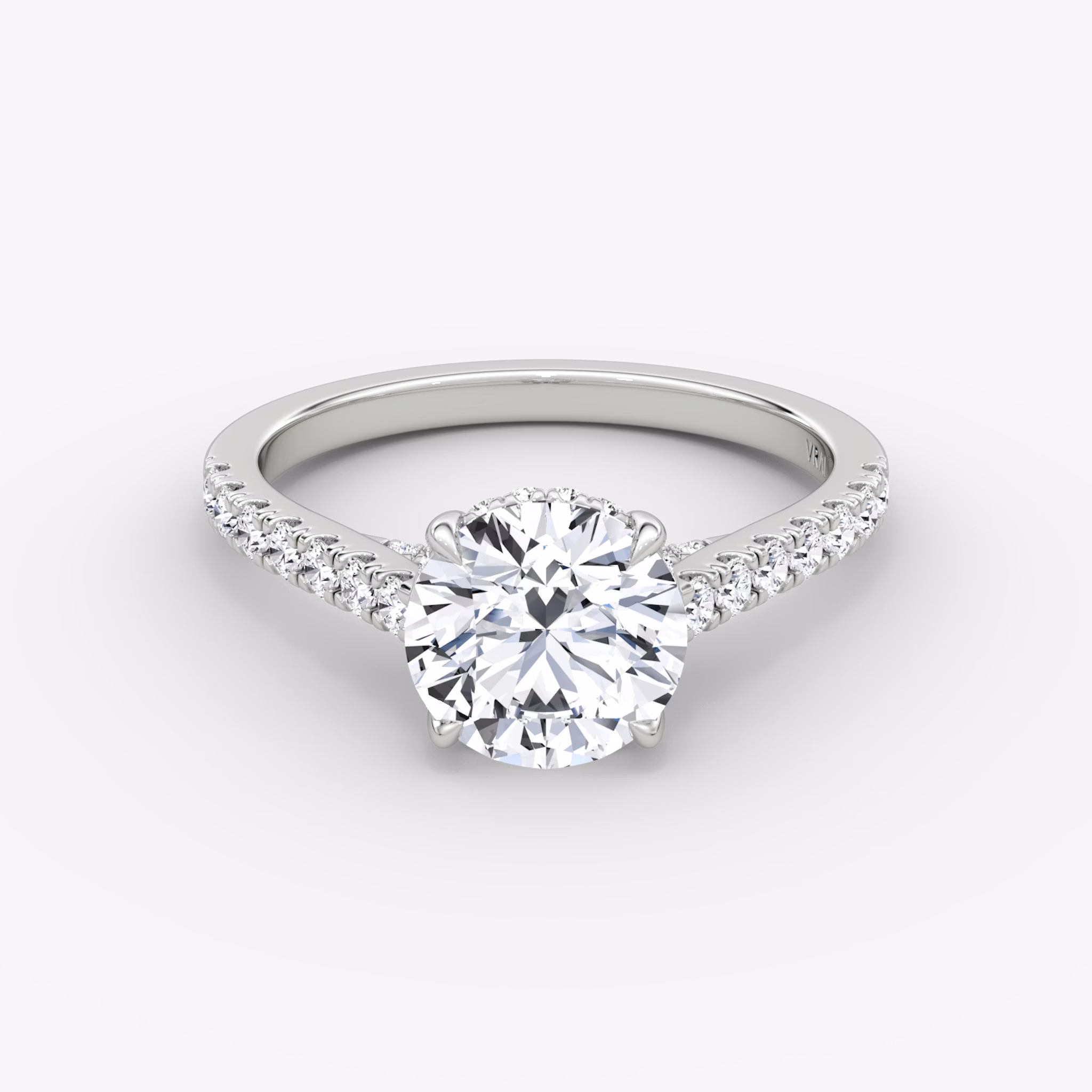 Pavé Bridge | Rund | Platin | bandAccent: Mit Pavé-Besatz | caratWeight: 1.5ct | diamondOrientation: vertical