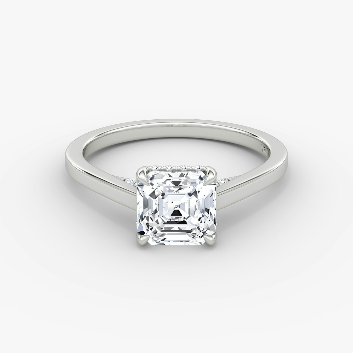 Anillo de compromiso Pavé Bridge | Asscher | 18k | Oro blanco | bandAccent: Simple | diamondOrientation: vertical | caratWeight: other