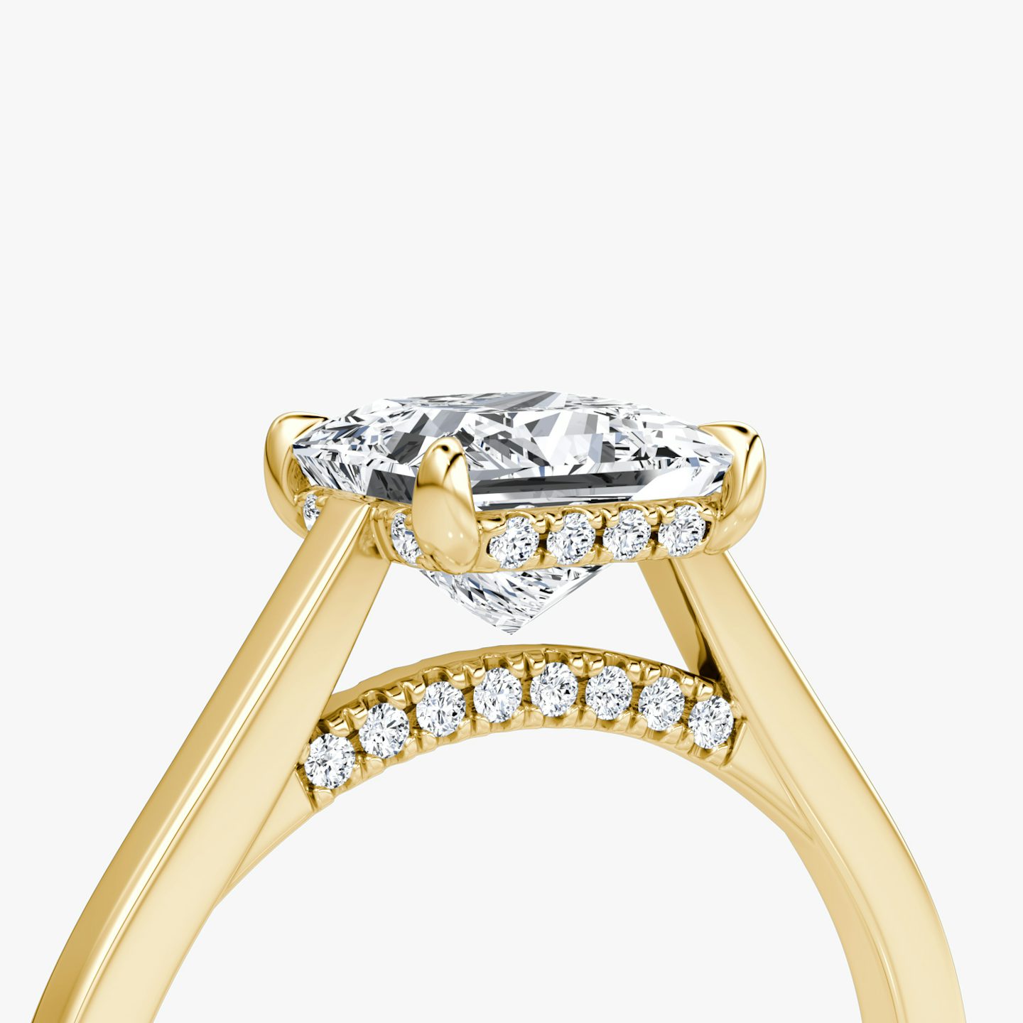 Anillo de compromiso Pavé Bridge | Princesa | 18k | Oro amarillo | bandAccent: Simple | diamondOrientation: vertical | caratWeight: other