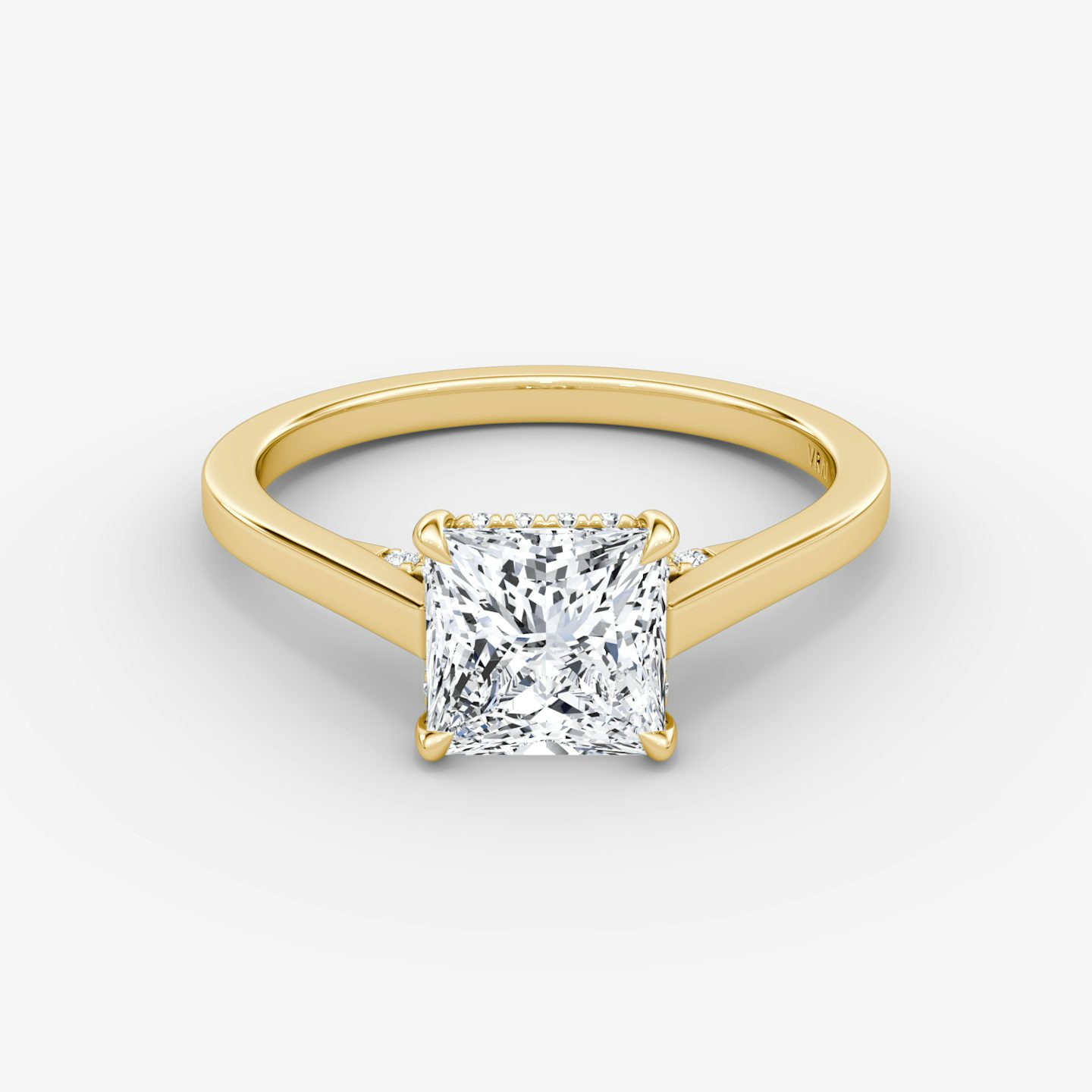 Anillo de compromiso Pavé Bridge | Princesa | 18k | Oro amarillo | bandAccent: Simple | diamondOrientation: vertical | caratWeight: other
