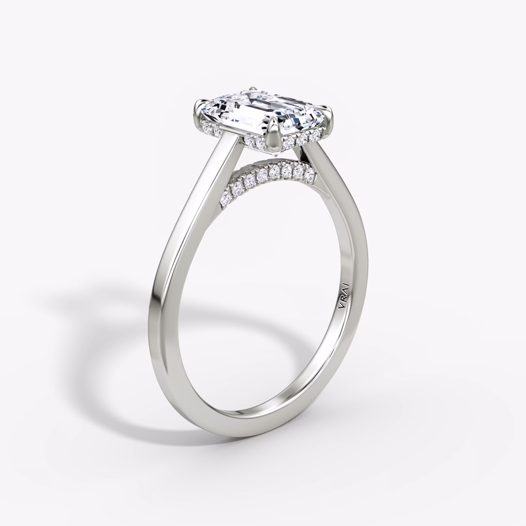 The Pavé Bridge Emerald | White Gold