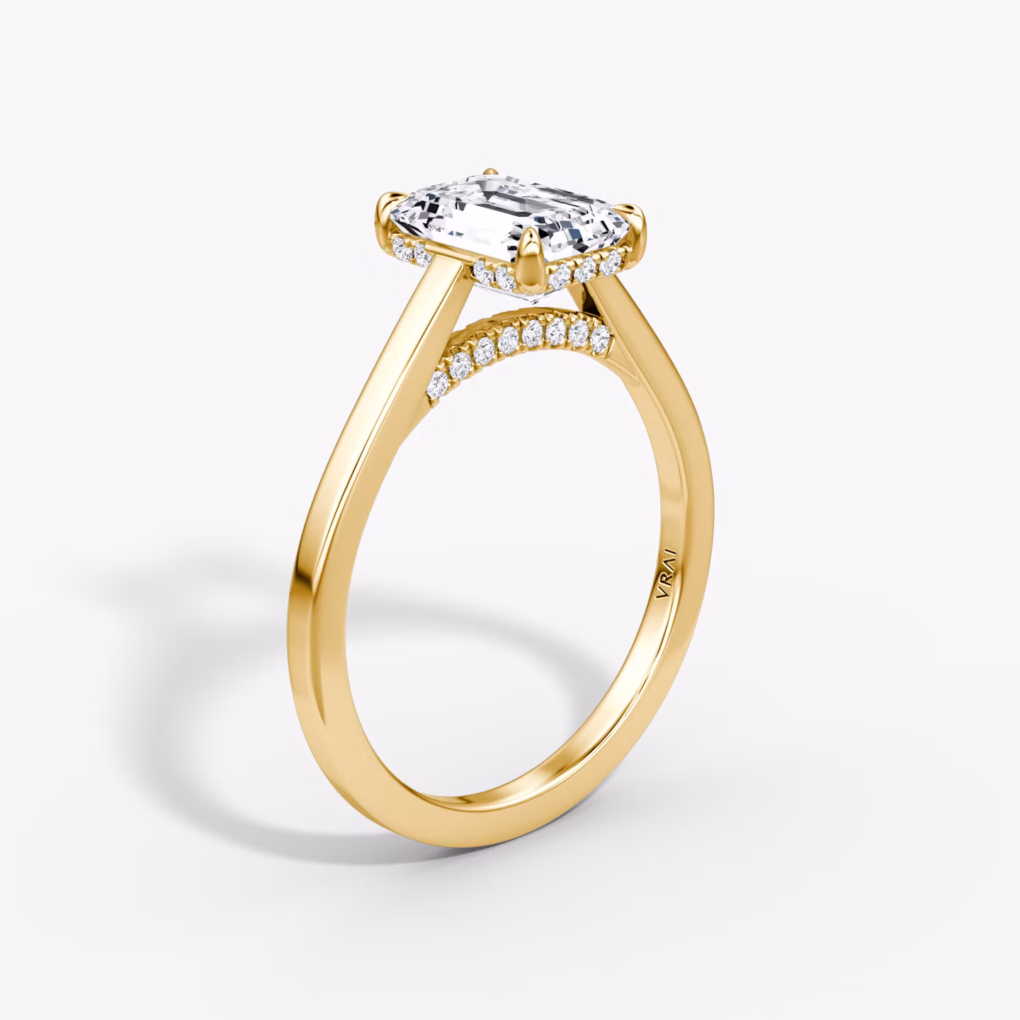 Bague de fiançailles Pavé Bridge | Émeraude | 18k | Or jaune | bandAccent: Simple | diamondOrientation: vertical | caratWeight: other