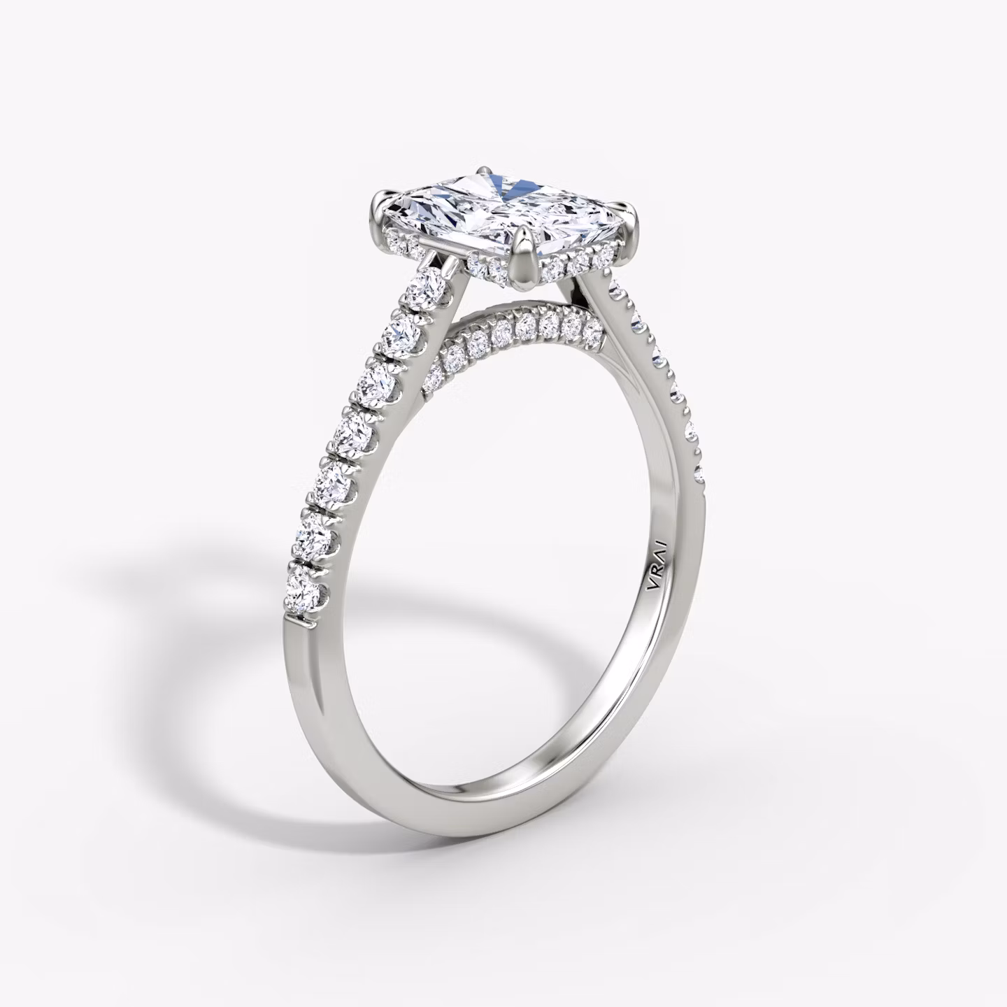 The Pavé Bridge Radiant | Platinum