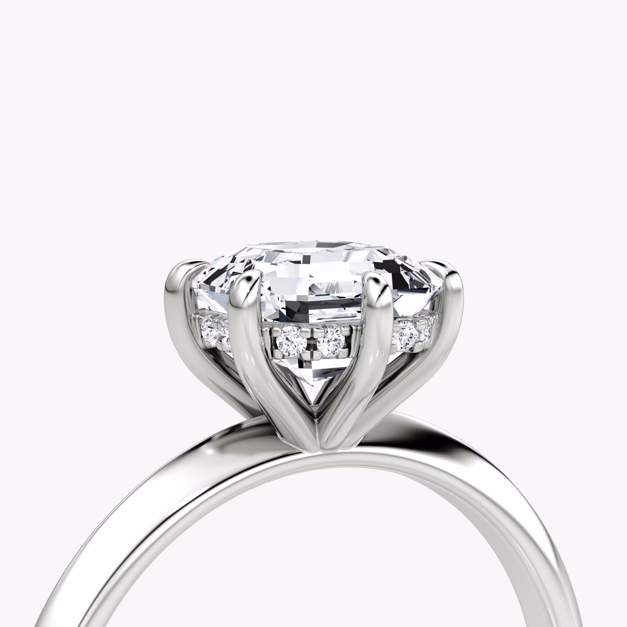 Anillo de compromiso Knife-Edge | Asscher | 18k | Oro blanco | bandAccent: Simple | hiddenHalo: yes | diamondOrientation: vertical | caratWeight: other