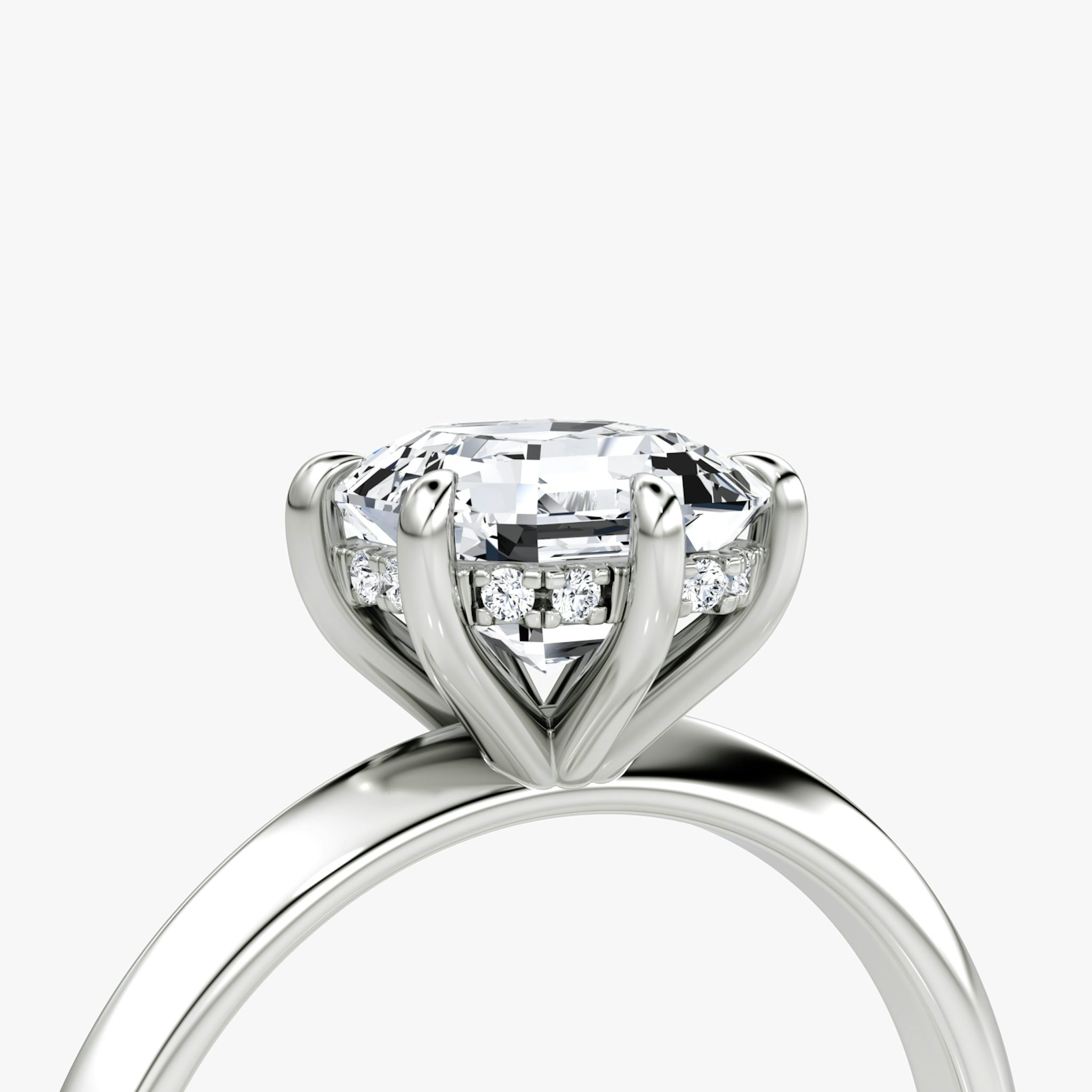 Anillo de compromiso Knife-Edge | Asscher | 18k | Oro blanco | bandAccent: Simple | hiddenHalo: yes | diamondOrientation: vertical | caratWeight: other