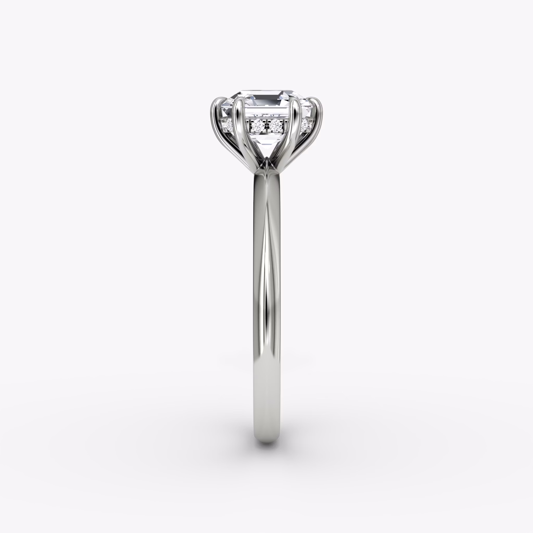 Anillo de compromiso Knife-Edge | Asscher | 18k | Oro blanco | bandAccent: Simple | hiddenHalo: yes | diamondOrientation: vertical | caratWeight: other