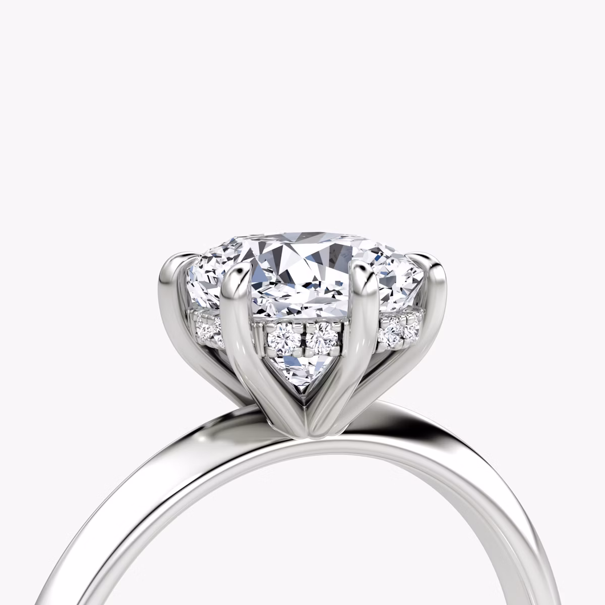 Anillo de compromiso Knife-Edge | Cojín | 18k | Oro blanco | bandAccent: Simple | hiddenHalo: yes | diamondOrientation: vertical | caratWeight: other