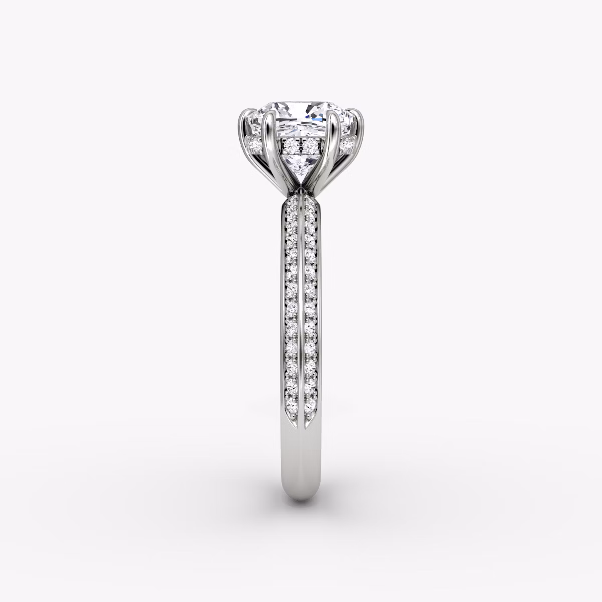 Knife-Edge | Cushion | 18k | Weißgold | bandAccent: Mit Pavé-Besatz | hiddenHalo: yes | diamondOrientation: vertical | caratWeight: other