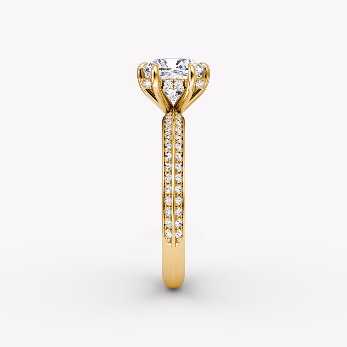 Knife-Edge | Cushion | 18k | Gelbgold | bandAccent: Mit Pavé-Besatz | hiddenHalo: yes | diamondOrientation: vertical | caratWeight: other