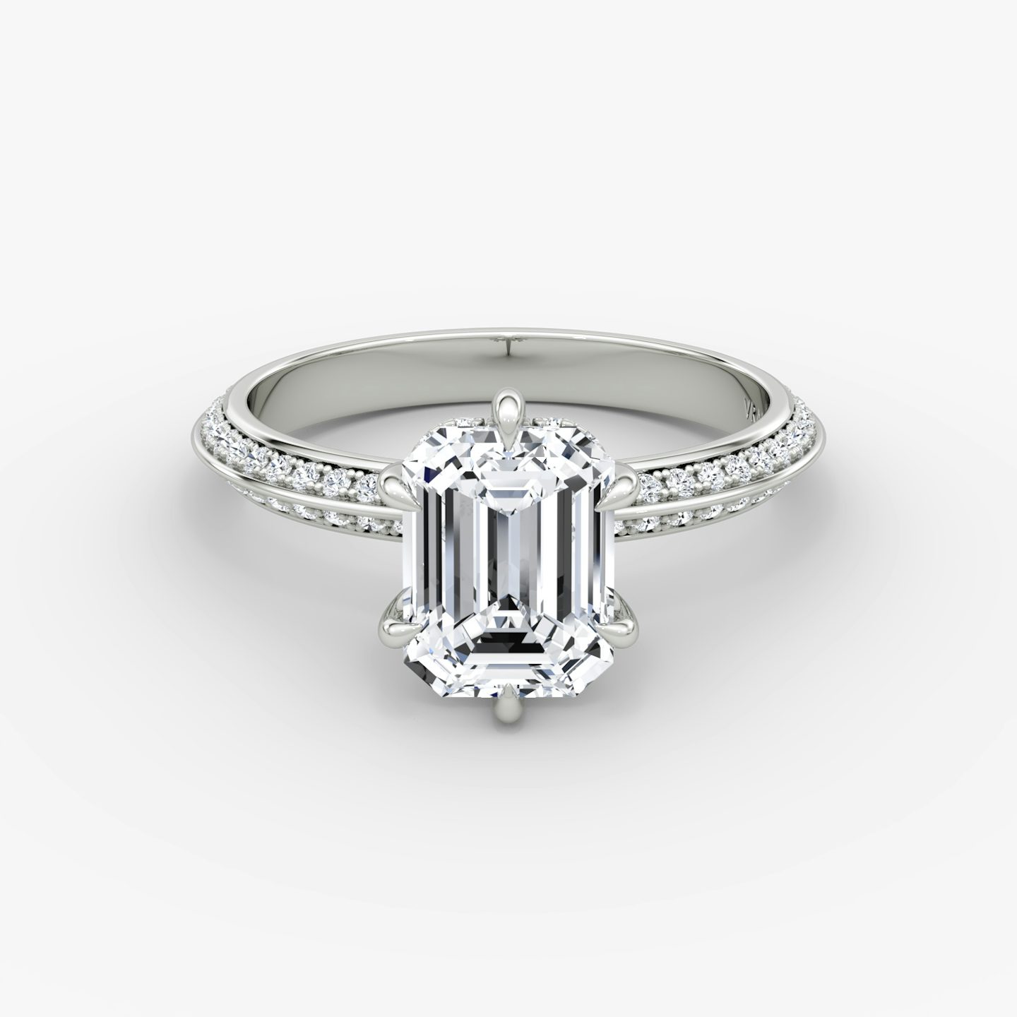 Knife-Edge | Emerald | Platin | bandAccent: Mit Pavé-Besatz | hiddenHalo: yes | diamondOrientation: vertical | caratWeight: other